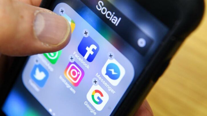 društvene mreže, facebook, twitter, instagram, fejsbuk-tviter-instagram-mobini-aplikacije-afp-289519-725x407