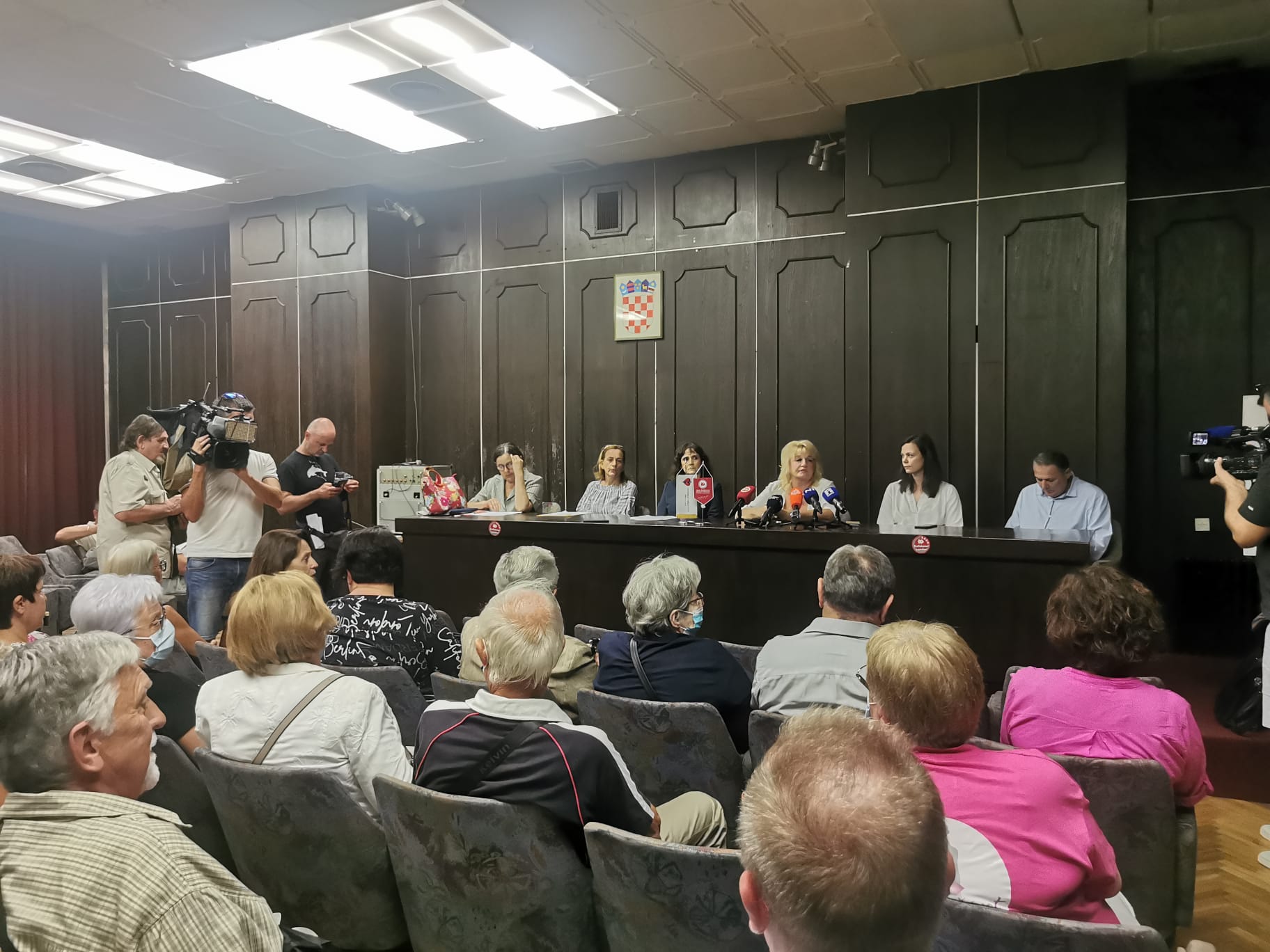 kbc rijeka, djelatnice