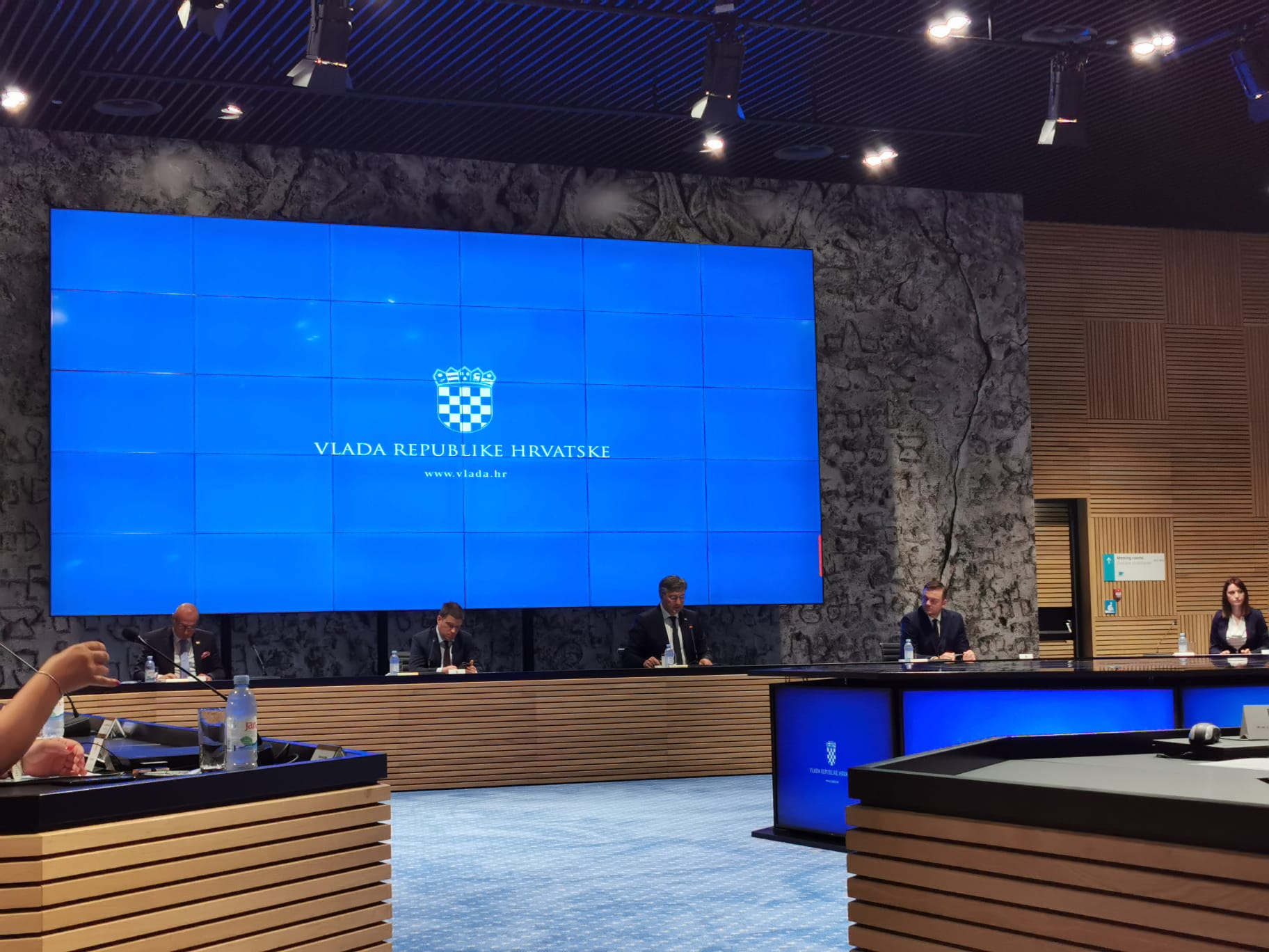 Sjednica Vlade, Vlada, ministri