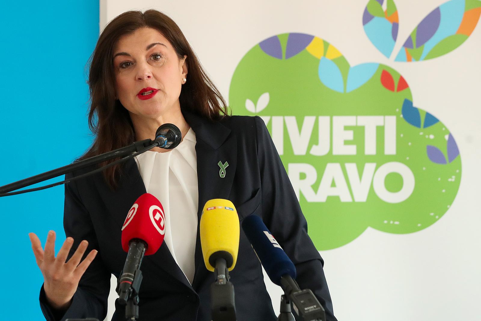 Zagreb: U X. gimnaziji Ivan Supek odrana je konferencija kojom se najavila UNICEF-ova humanitarna utrka Mlije?na staza