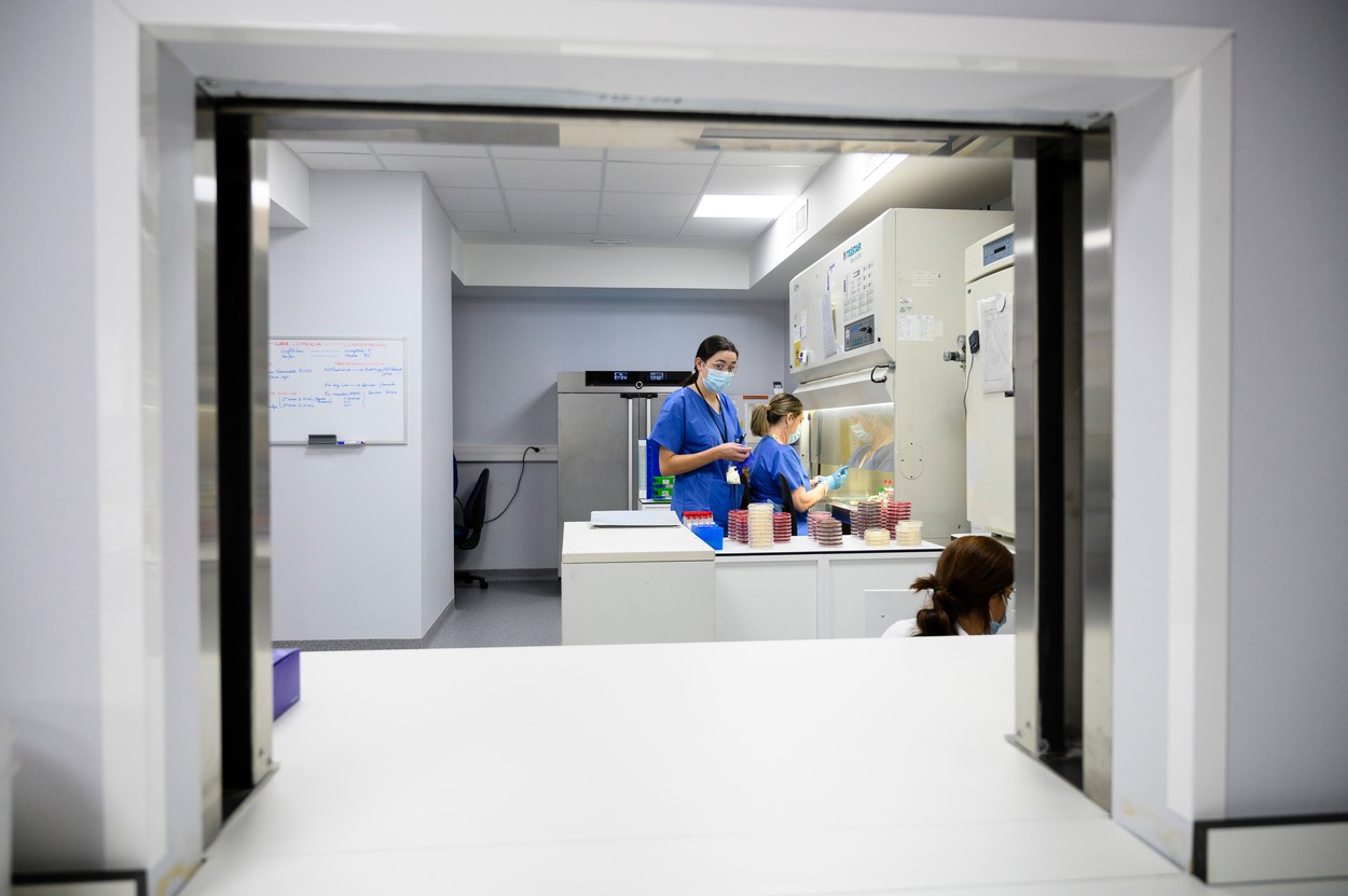 Hospital Virgen Macarena microbiology and neurophysiology