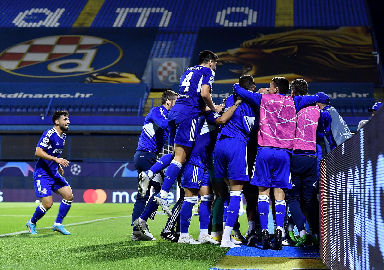 Slavlje Dinama nakon što su izborili Ligu prvaka