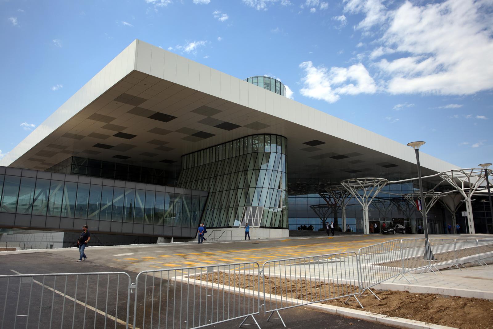 Sve?ano otvoren novi terminal splitske Zra?ne luke, stigao i Plenkovi?