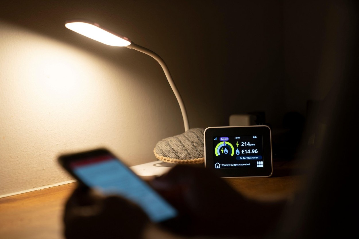 Manchester, UK. 04th Feb, 2022. A smart meter shows gas and electricity usage in a house in Manchester after it was announced that millions of households are also set to pay an extra £693 a year on energy bills from April. Chancellor Rishi Sunak warned ho