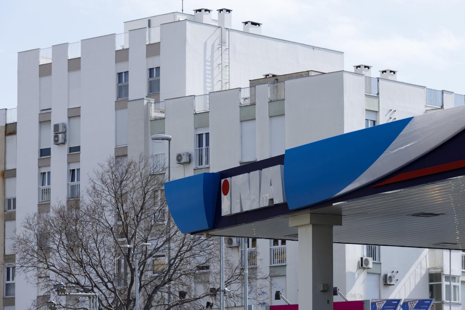 Split: Pojačan promet na benzinskim postajama nakon najave o mogućem povećanju cijena goriva