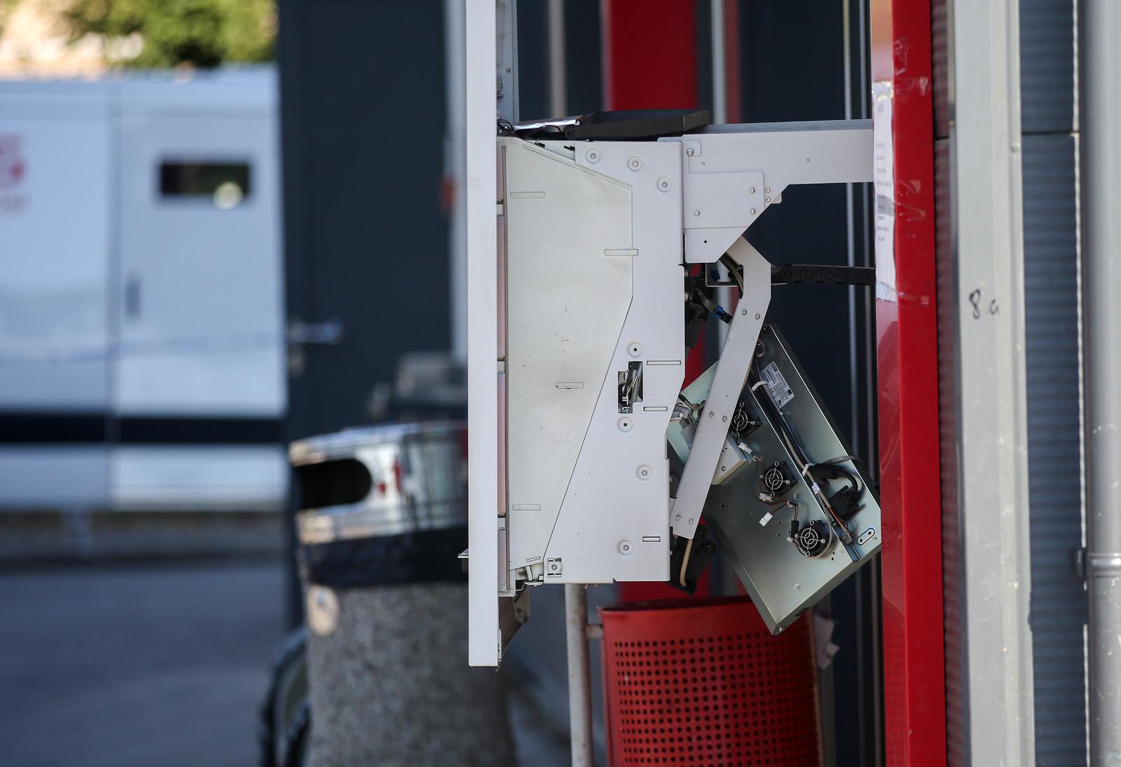 Usred noći provaljeno u bankomat na zagrebačkoj Kajzerici