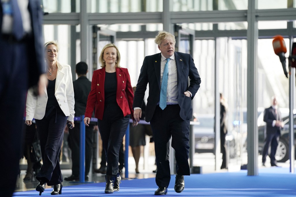 Liz Truss, Boris Johnson, Britanija