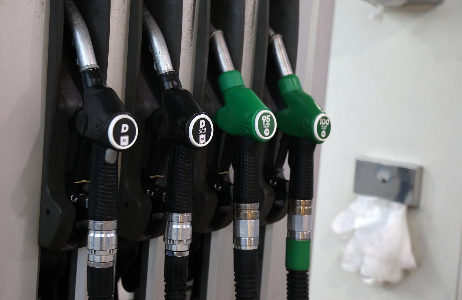 Od ponoći niže cijene goriva na benzinskim postajama