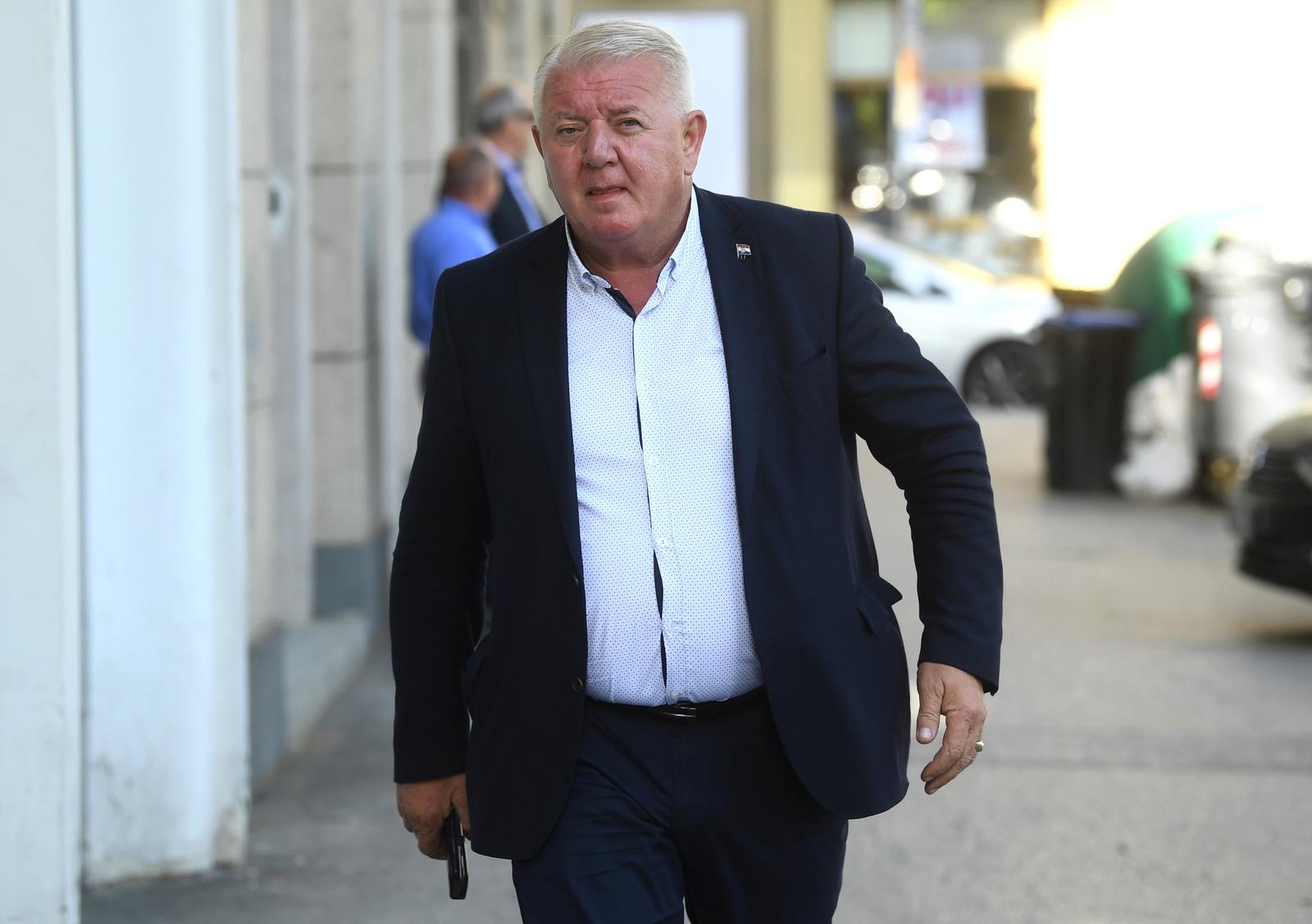 HDZ-ov saborski Josip Đakić pozitivan je na koronavirus, pa će saborsko glasanje obaviti online