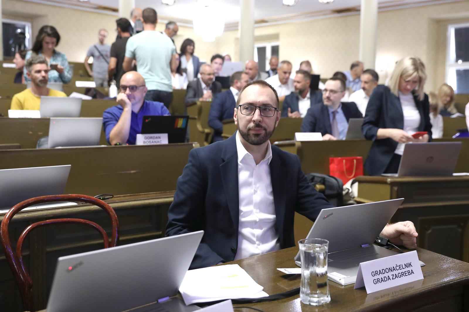 Zagreb: Gradska skuptina raspravlja o naplati odvoza otpada i statusu roditelja odgajatelja