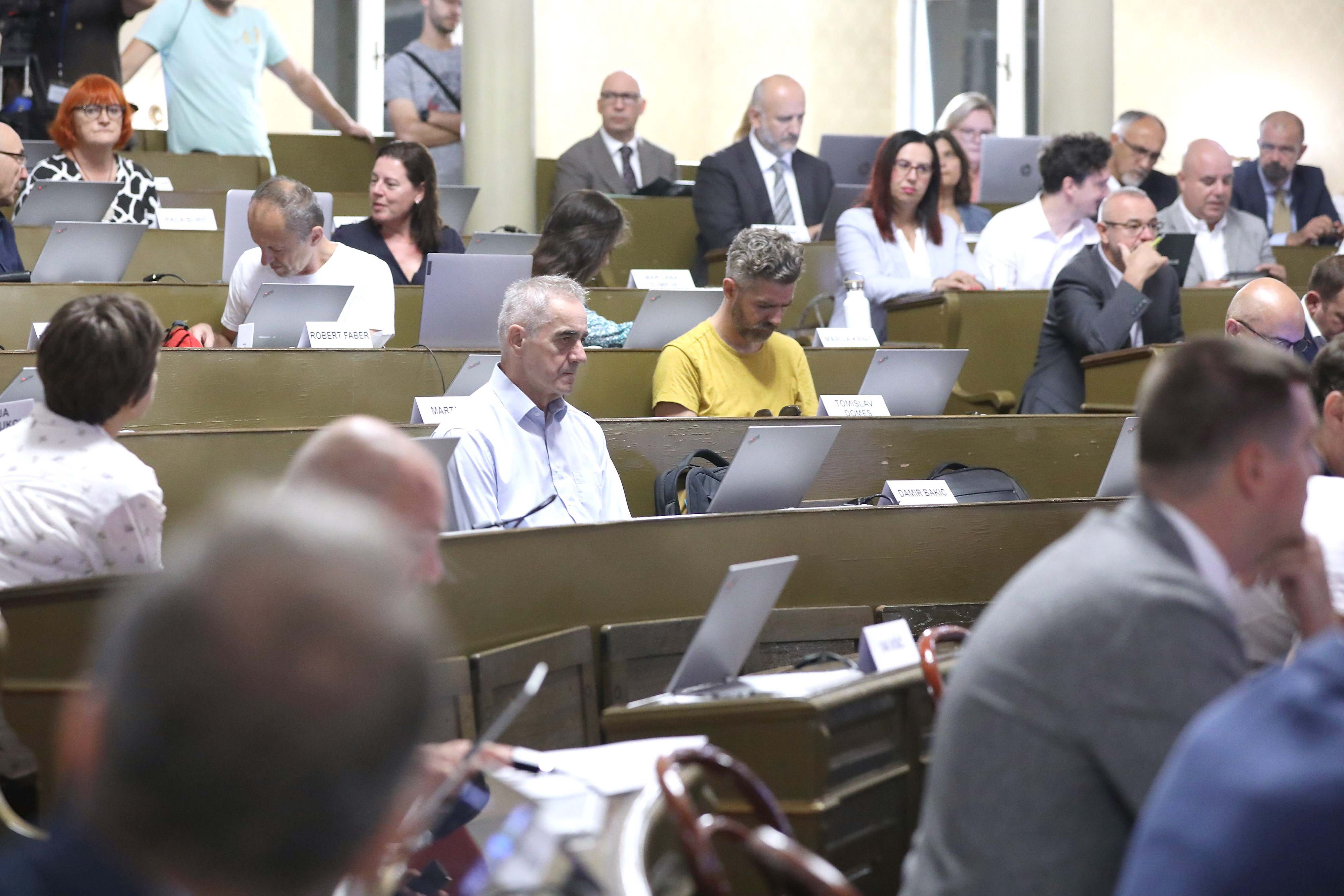 Zagreb: Gradska skupština raspravlja o naplati odvoza otpada i statusu roditelja odgajatelja