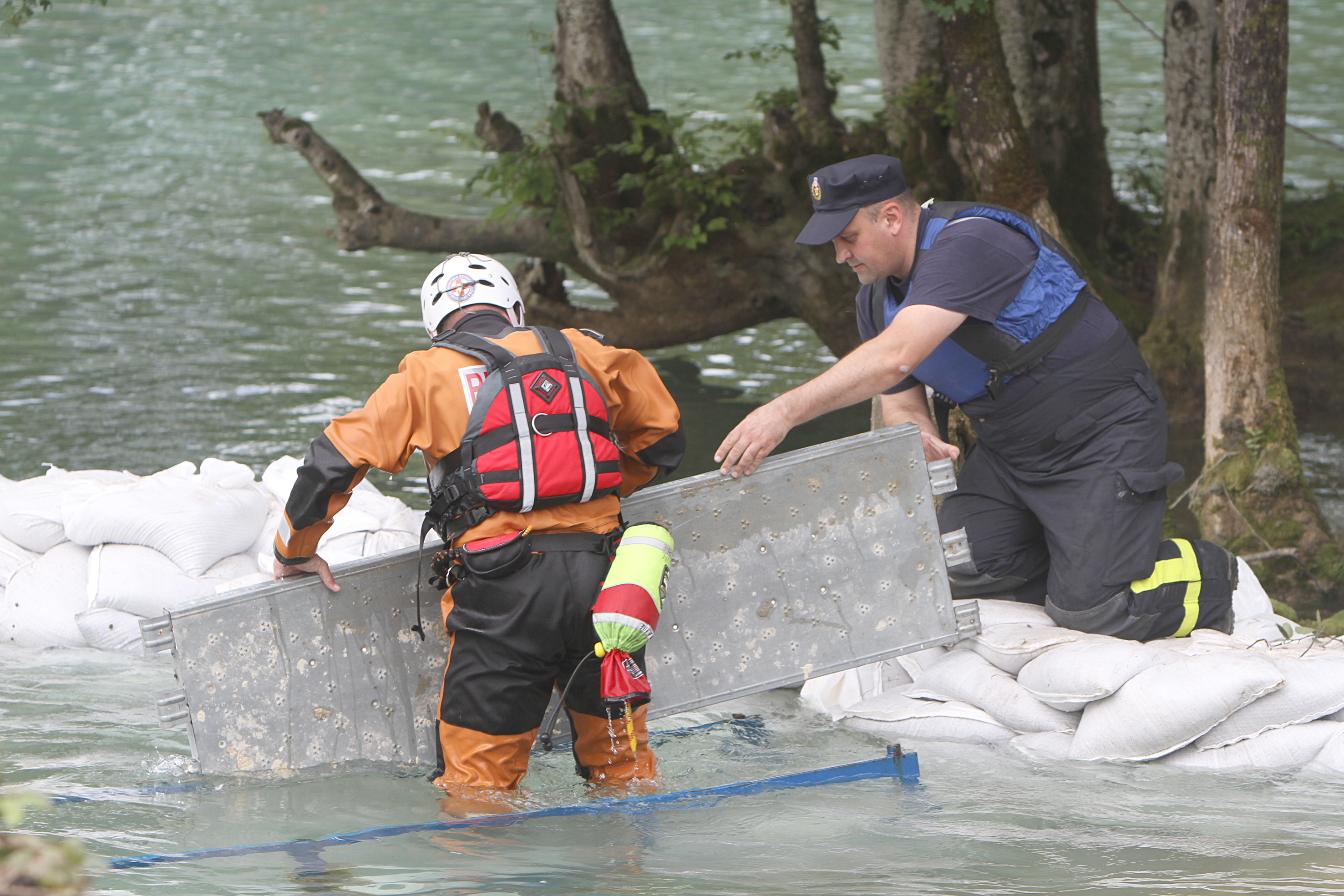 Organizirana potraga za tijelom mukarca koji se utopio u rijeci Mrenici
