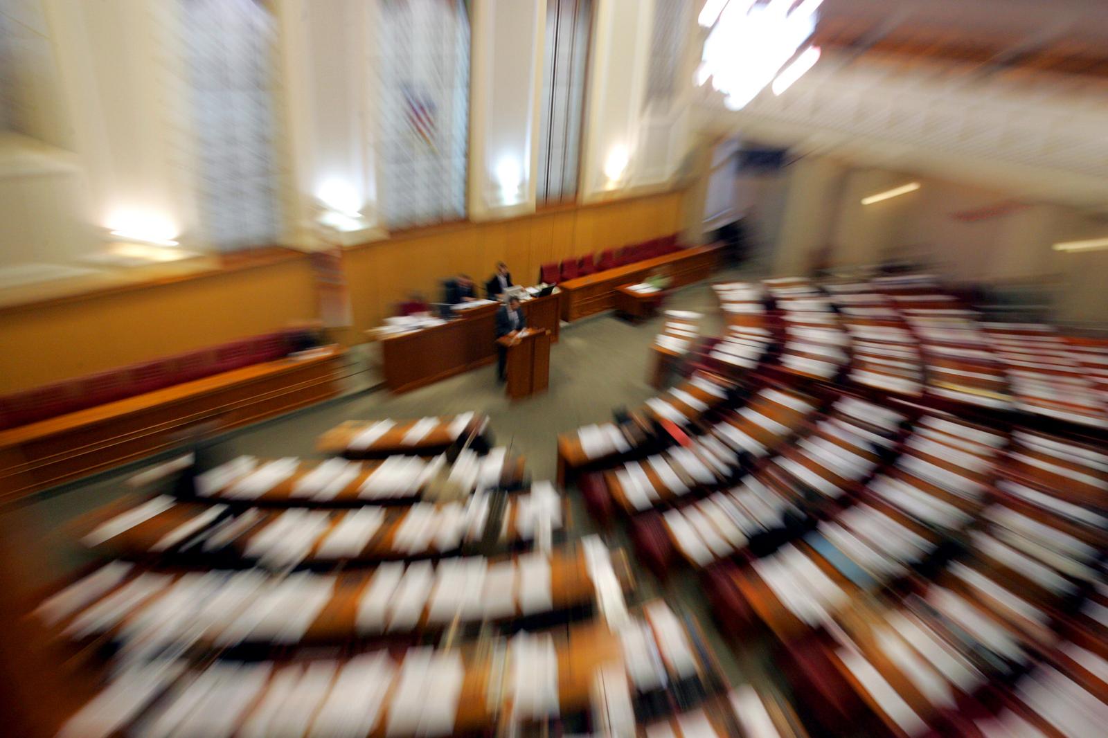 ARHIVA - Zagreb: Zastupnici 5. saziva Hrvatskog sabora