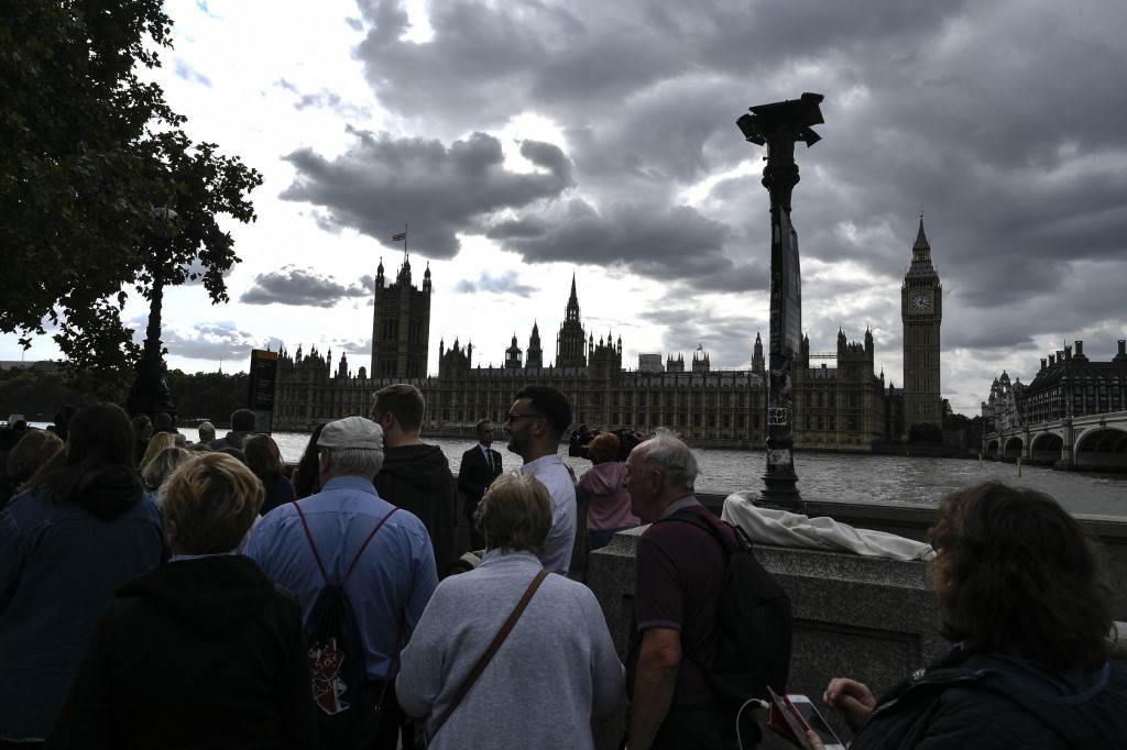 red za kraljicu, london