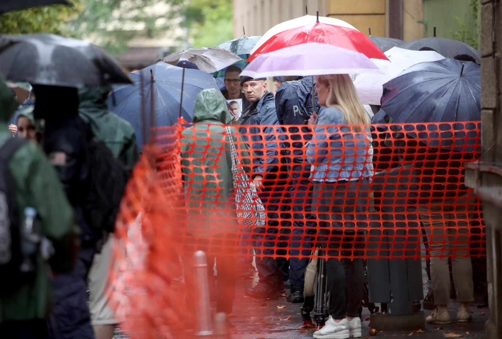 Zagreb: Uoči početka optužnog  vijeća za Marka Franciškovića, okupili su se njegovi istomišljenici