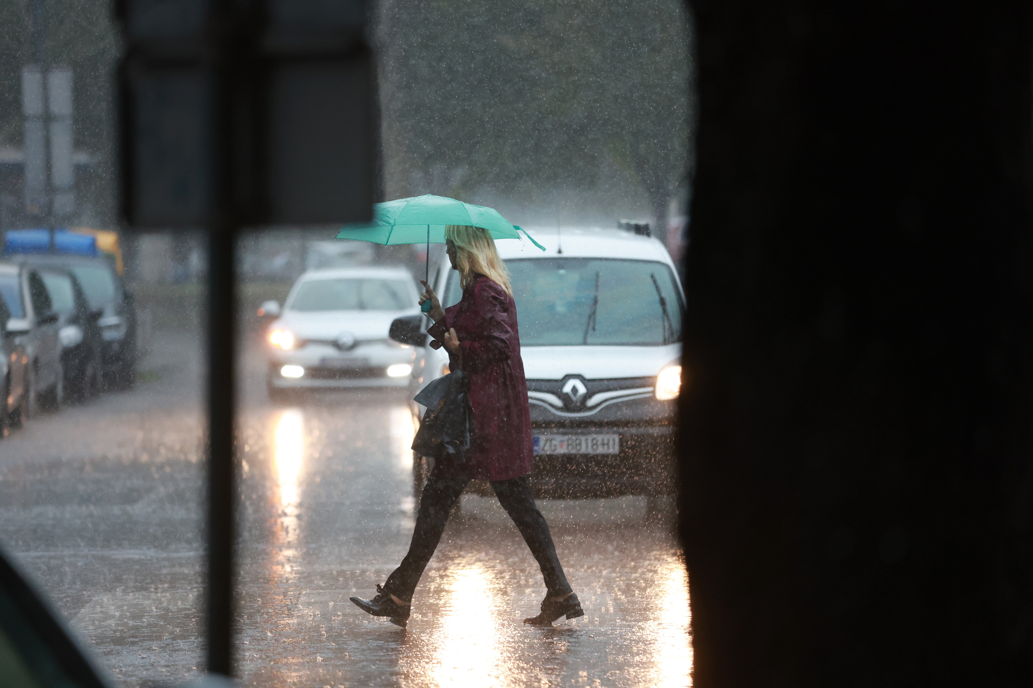 Najavljeni pljusak uz grmljavinu osvježio zagrebačke ulice