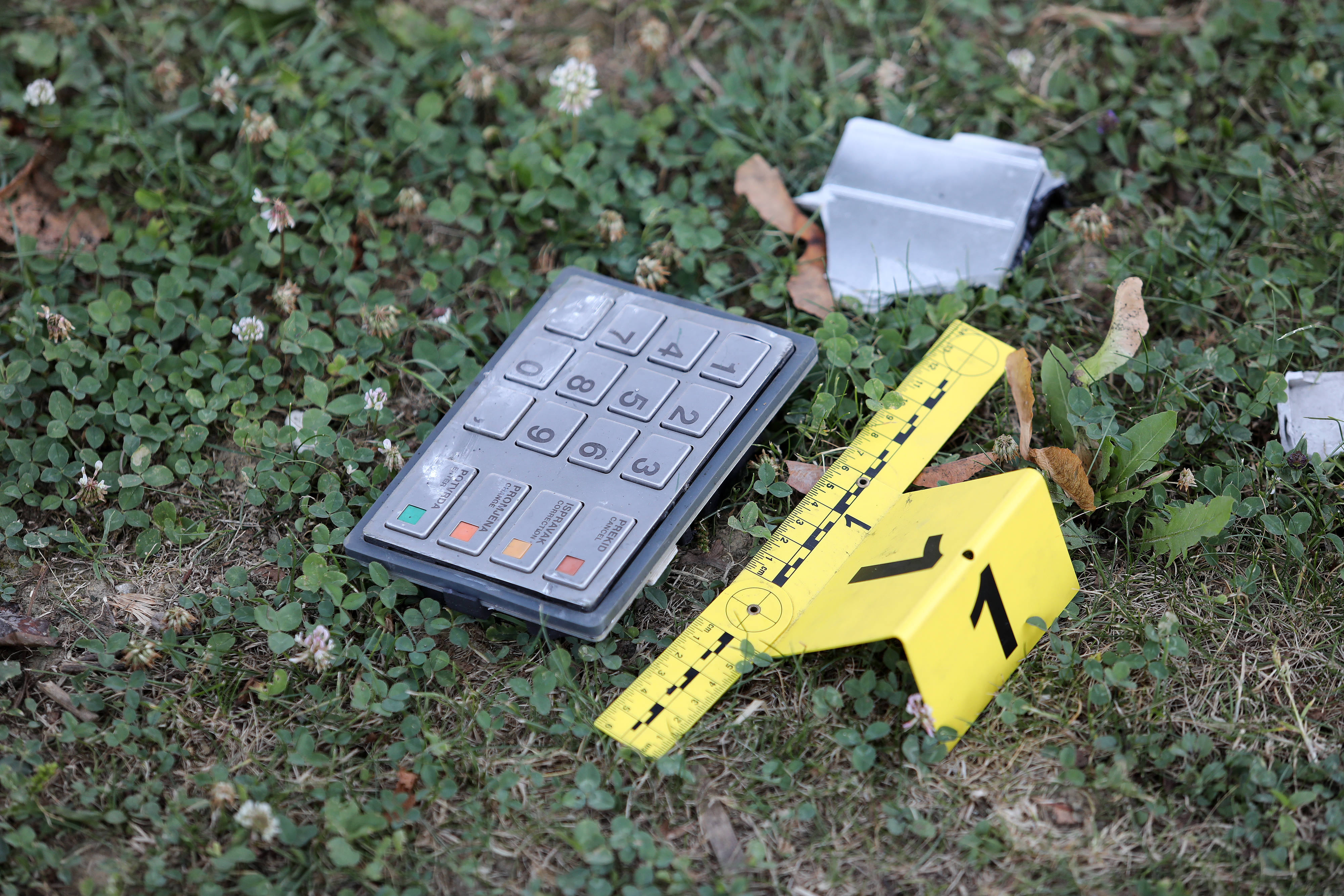 Nakon što su raznijeli bankomat u Mihovljanima upali su u policijsku zasjedu