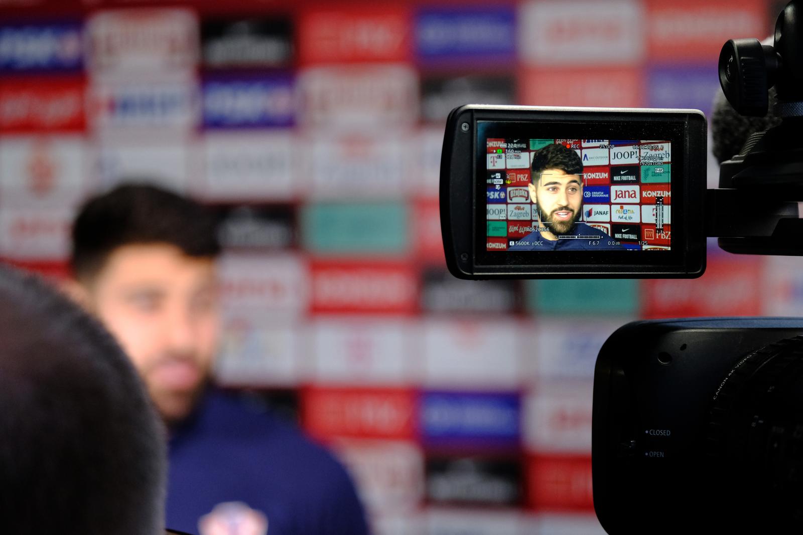 Zagreb: Pašalić i Gvardiol dali izjave za medije prije treninga nogometne reprezentacije