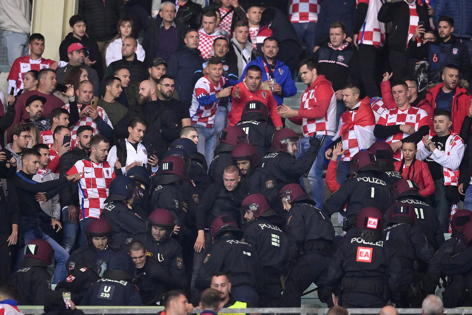 Policija intervenirala na tribini s hrvatskim navijačima
