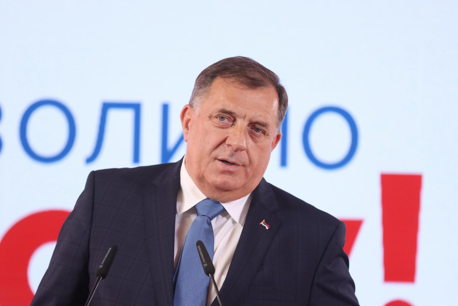 Banja Luka: Milorad Dodik, predsjednik SNSD-a i kandidat za predsjednika Republike Srpske proglasio noćas izbornu pobjedu