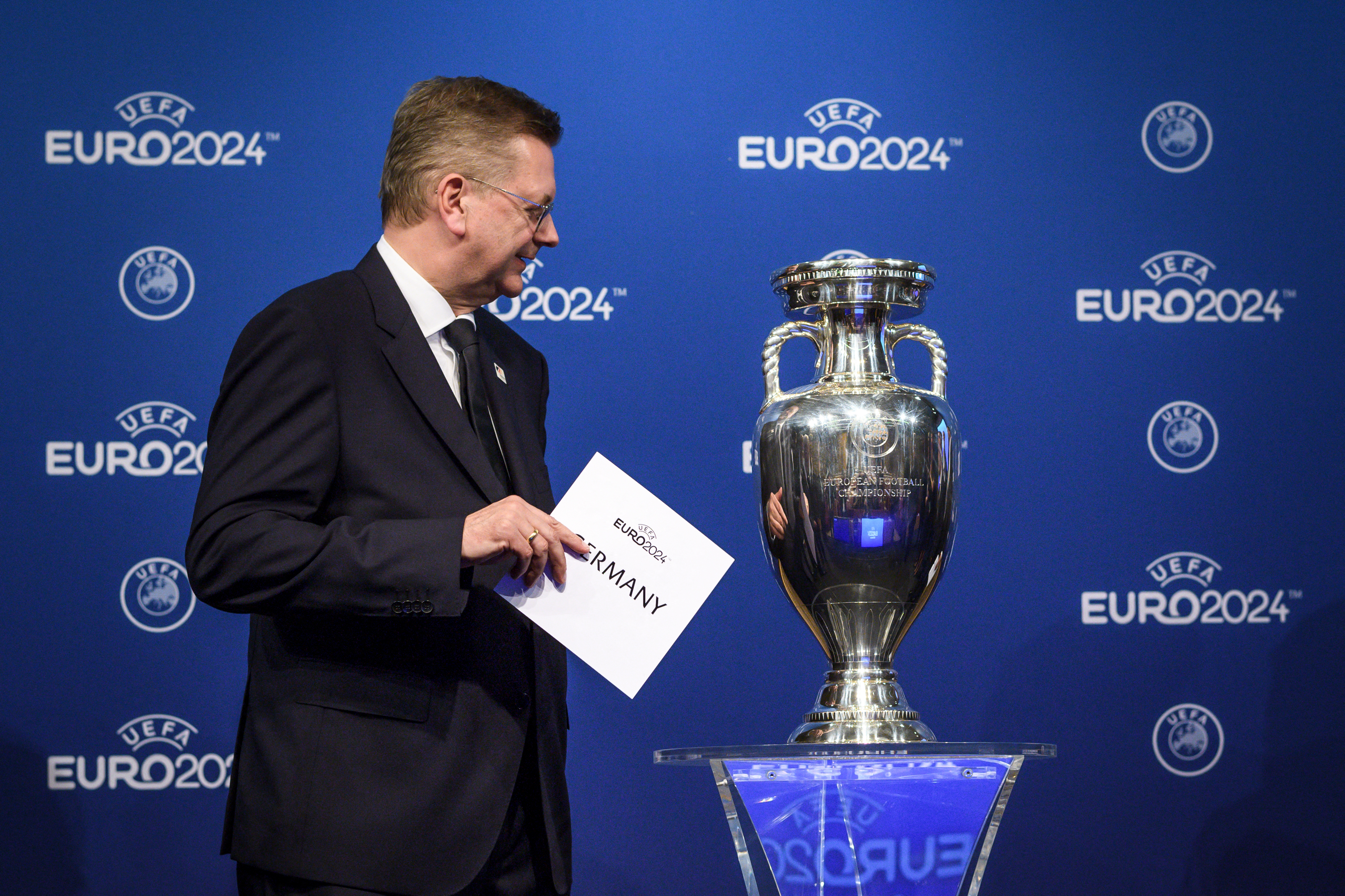 FBL-EURO-2024-UEFA-BID