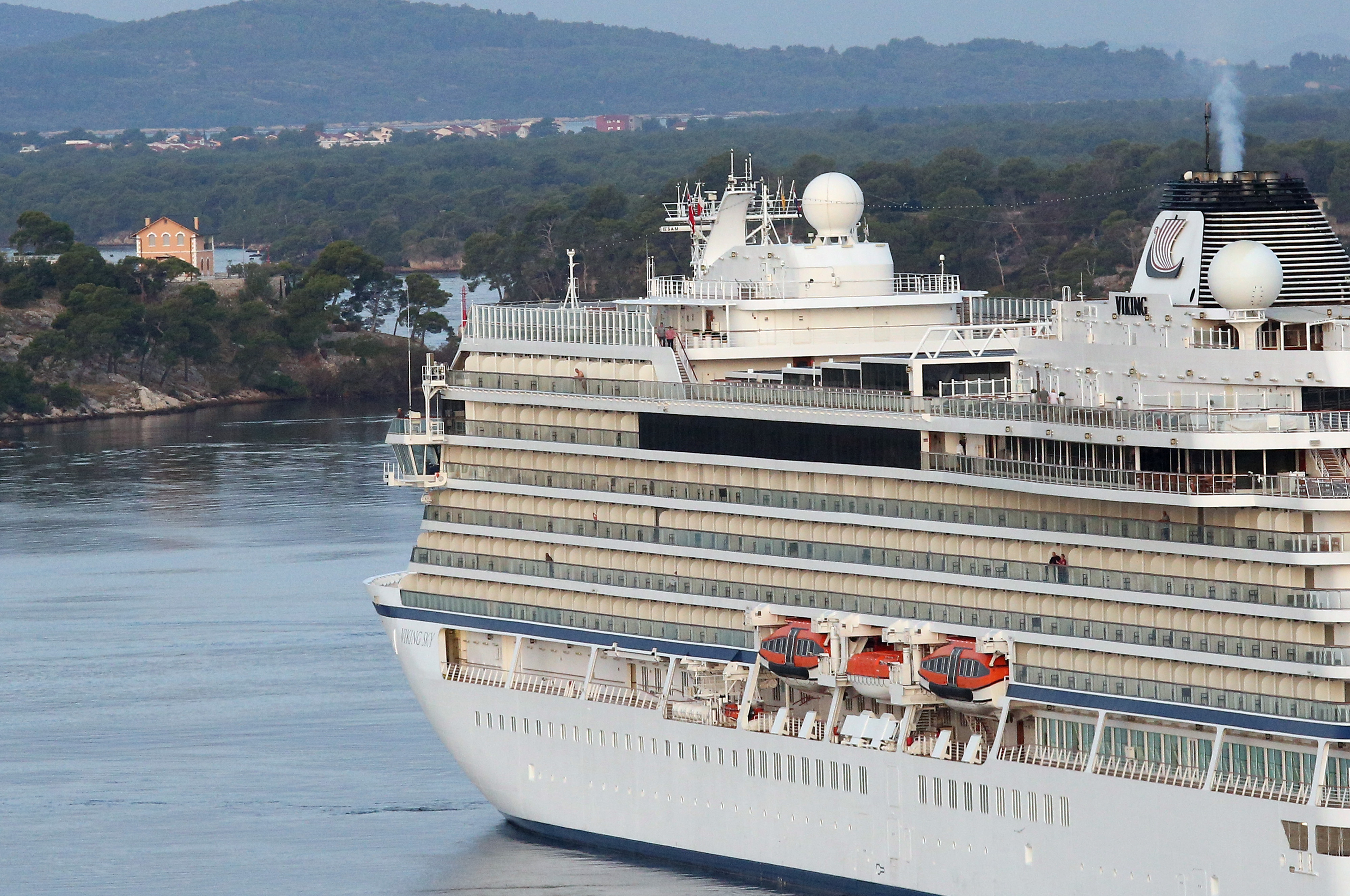Šibenik: MV Viking Sky, kruzer dugačak 228 metara, privezan na gatu Vrulje
