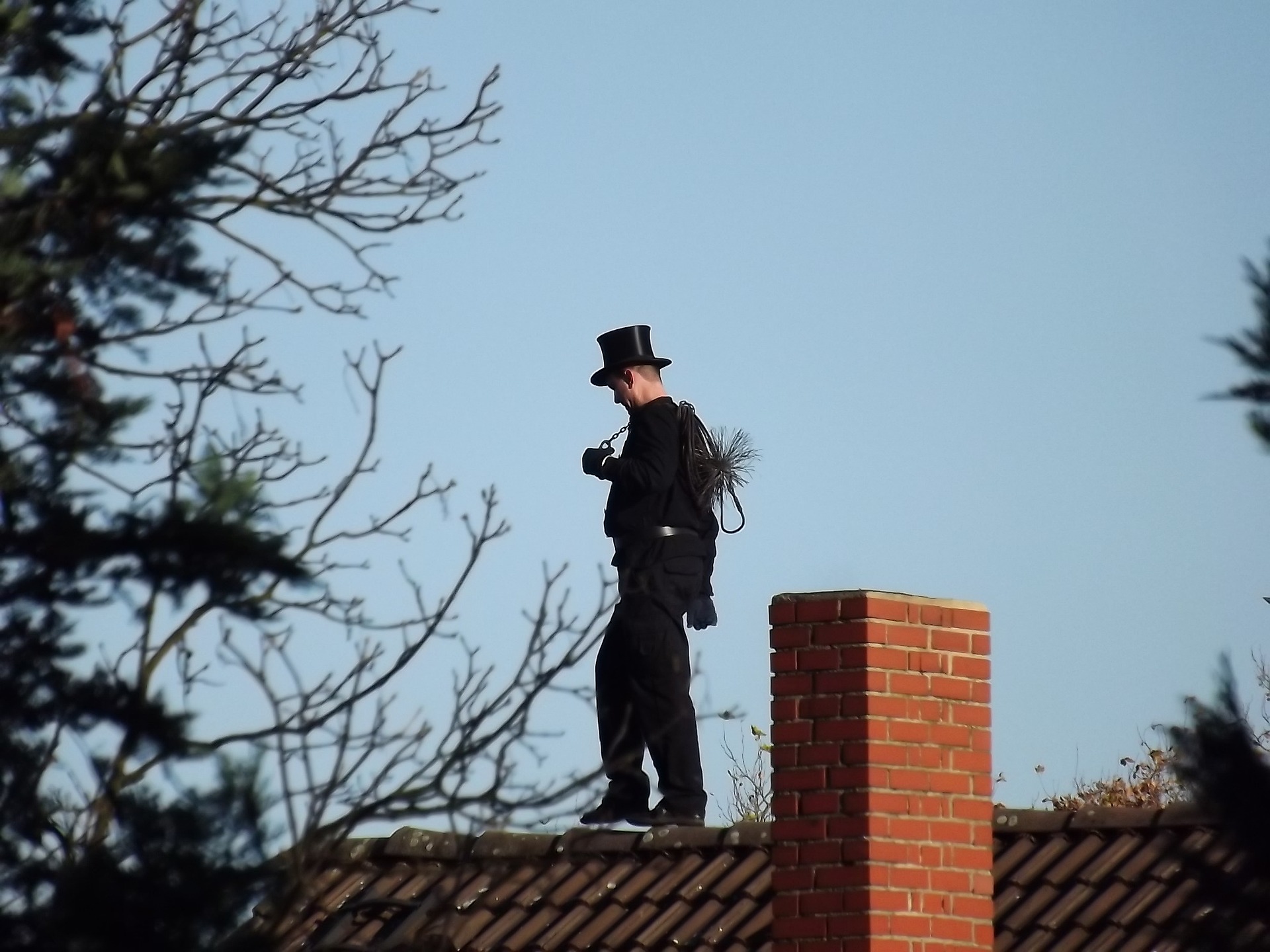 chimney sweeper, dimnjačar, dimnjak, čišćenje dimnjaka, grijanje,