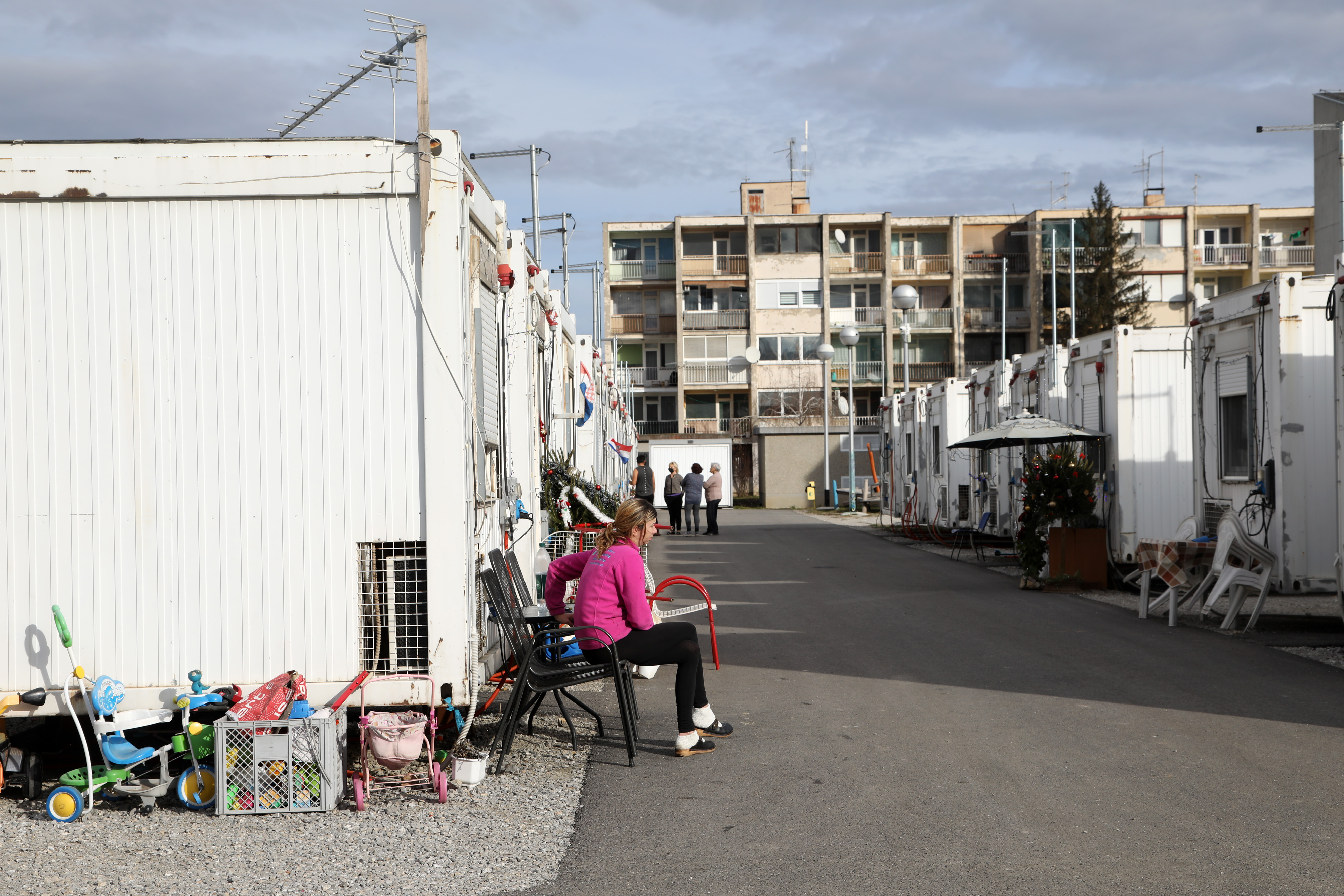 Badnjak u Petrinji godinu dana nakon potresa: Djed Božićnjak razveselio najmlađe