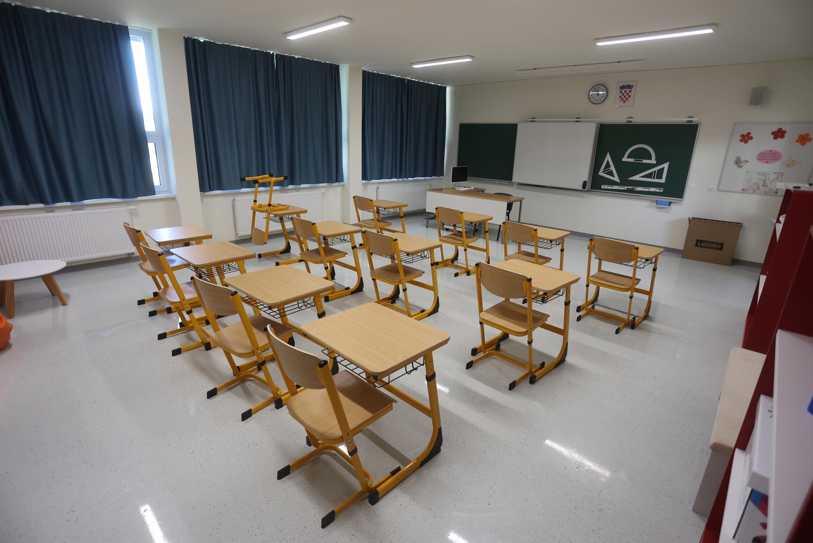 Vukovar: Ministar Fuchs nazočio otvorenju novoobnovljene zgrade OŠ Nikole Andrića