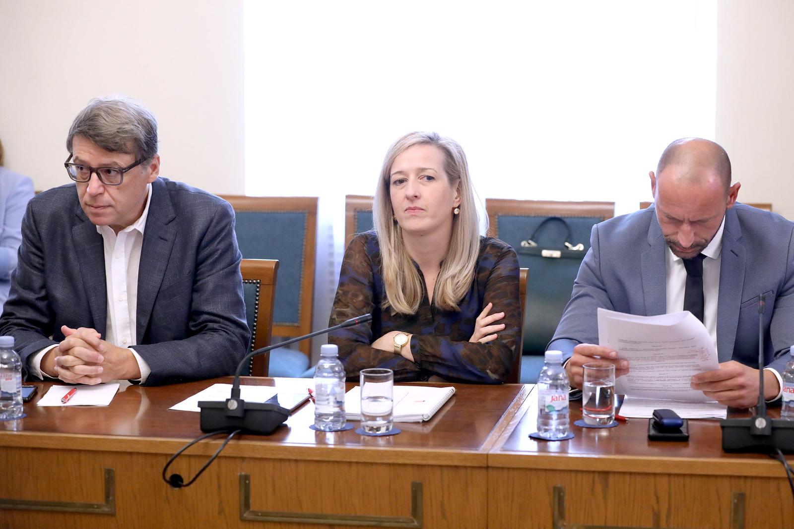 Zagreb: Antikorupcijsko vije?e o slu?aju INA