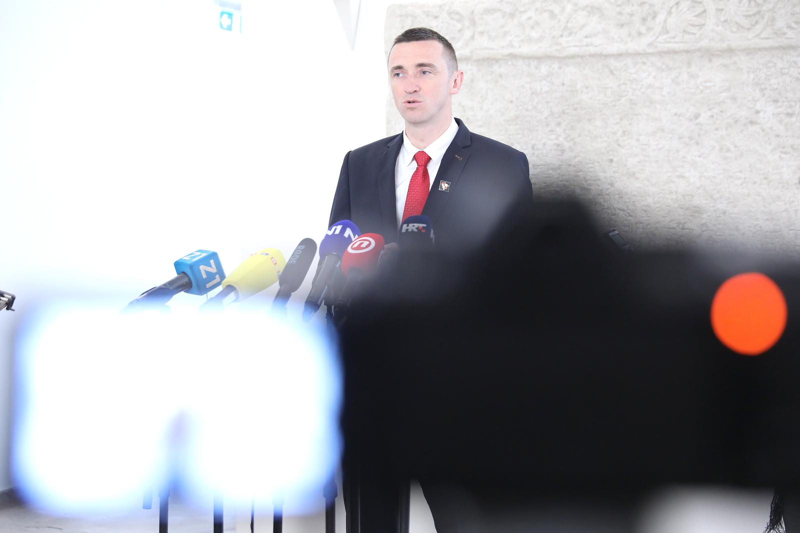 Ivan Penava, predsjednik Domovinskog pokreta, govorio je o uvođenju eura kao službene valute