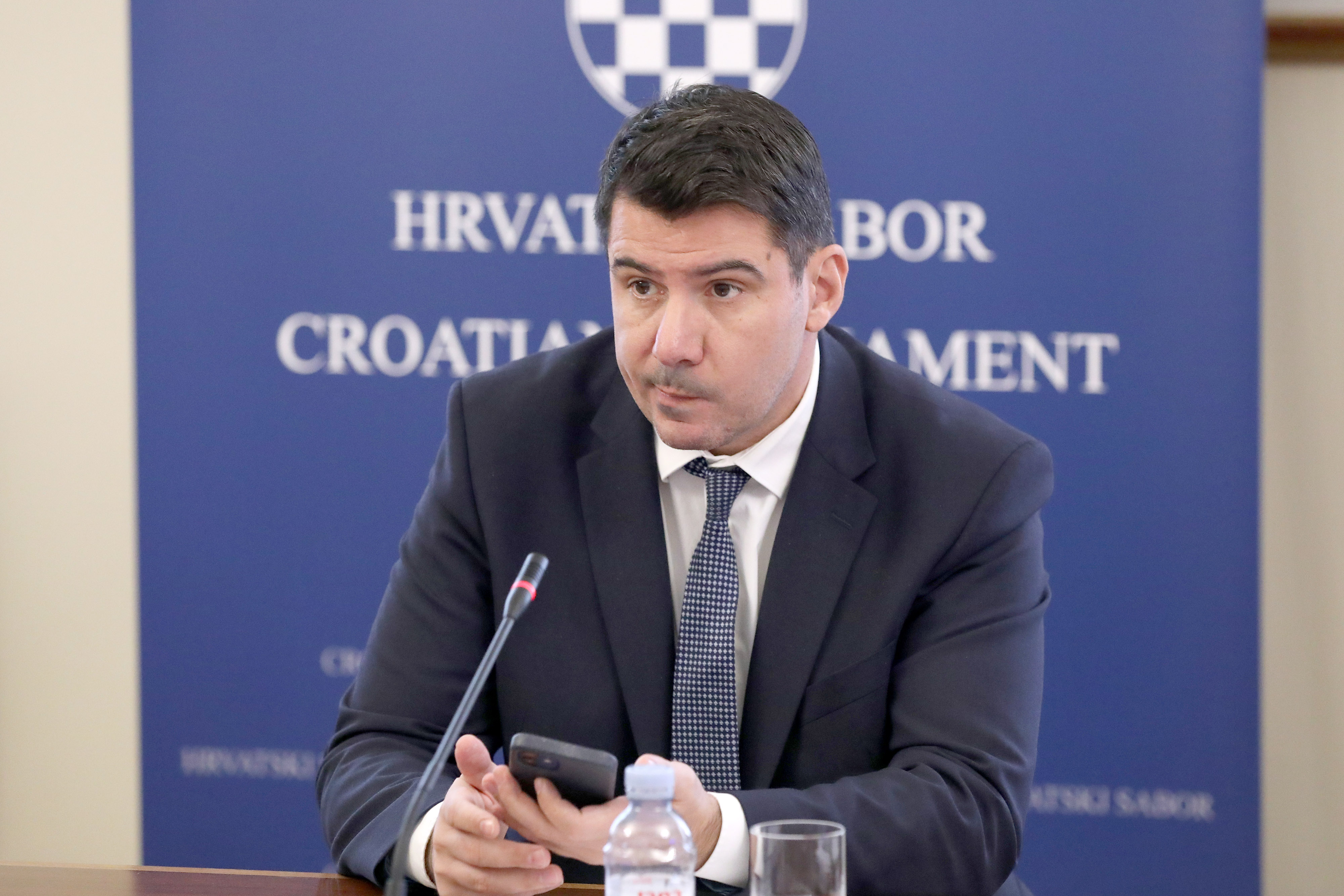 Zagreb: Antikorupcijsko vije?e o slu?aju INA