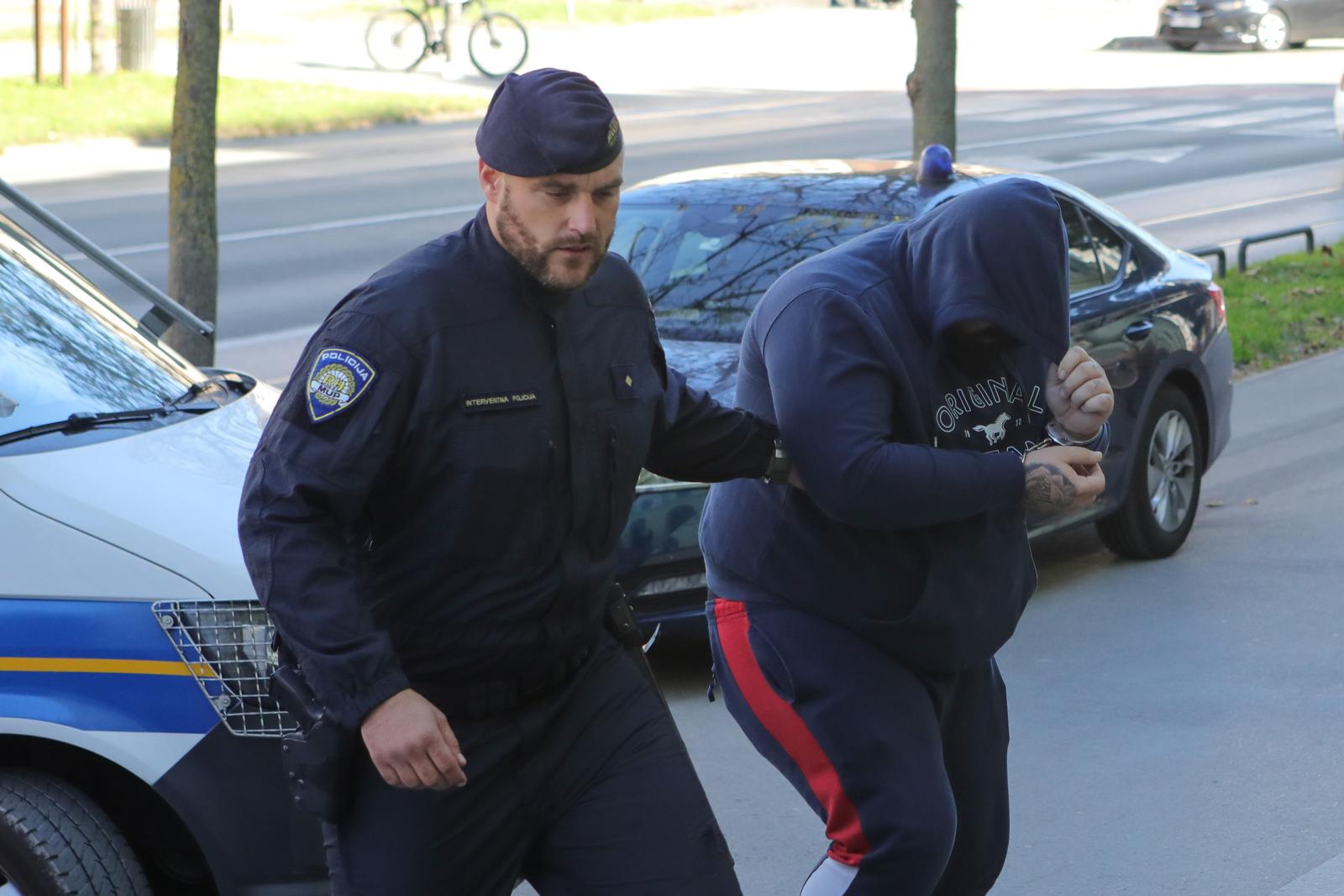 Privođenje osumnjičenih za preprodaju droge i duhana na Županijski sud u Osijeku