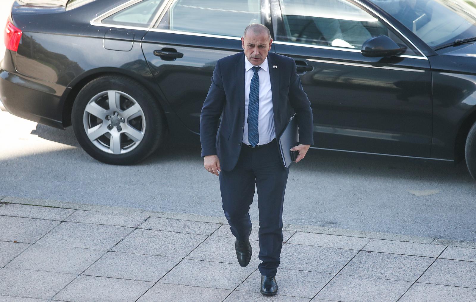 Zagreb: Dolazak premijera i ministara u zgradu NSK