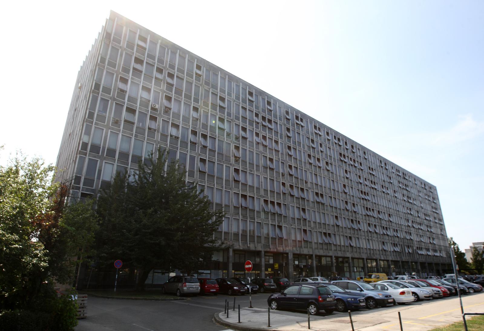 Zagreb: Silvani Raki? armirani prozor s Op?inskog suda unitio krov