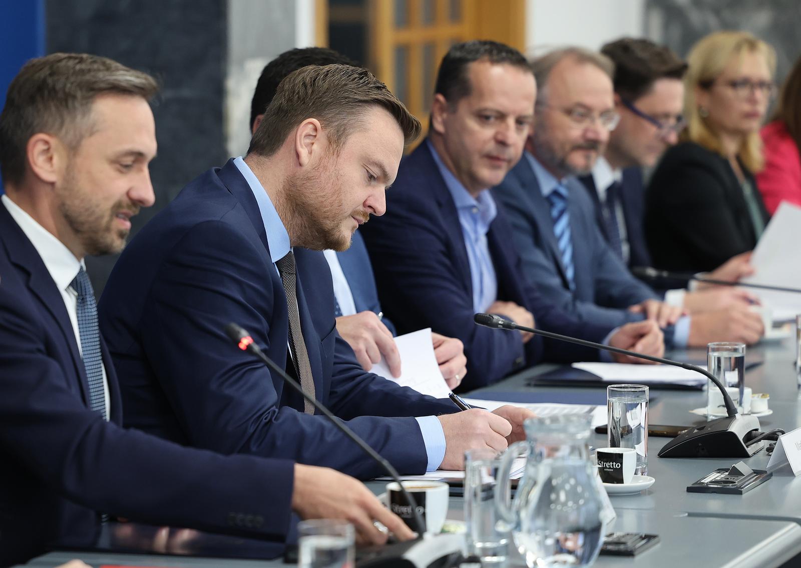 Zagreb: Nastavak pregovora Vlade RH i sindikata o Temeljnom kolektivnom ugovoru za službenike i namještenike