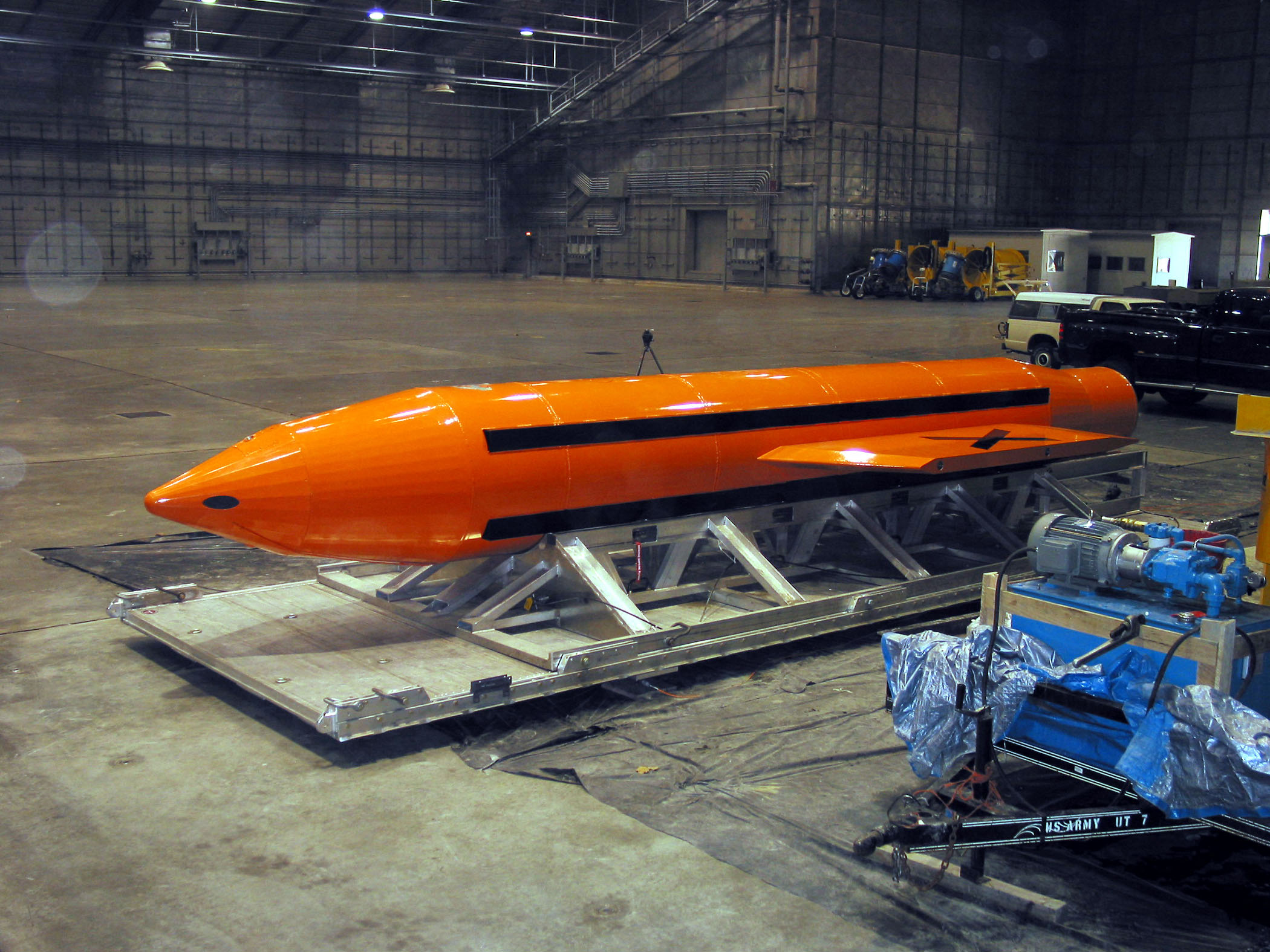 US-MOAB-BOMB 04