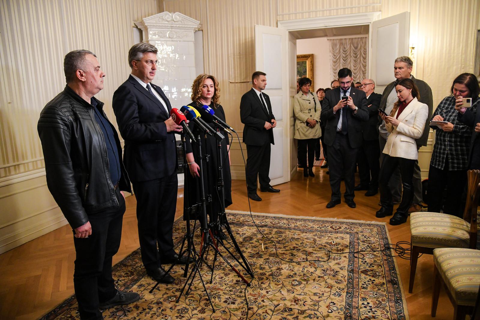 Sindikati i Vlada postigli dogovor, ide povećanje plaća, božićnice i regres