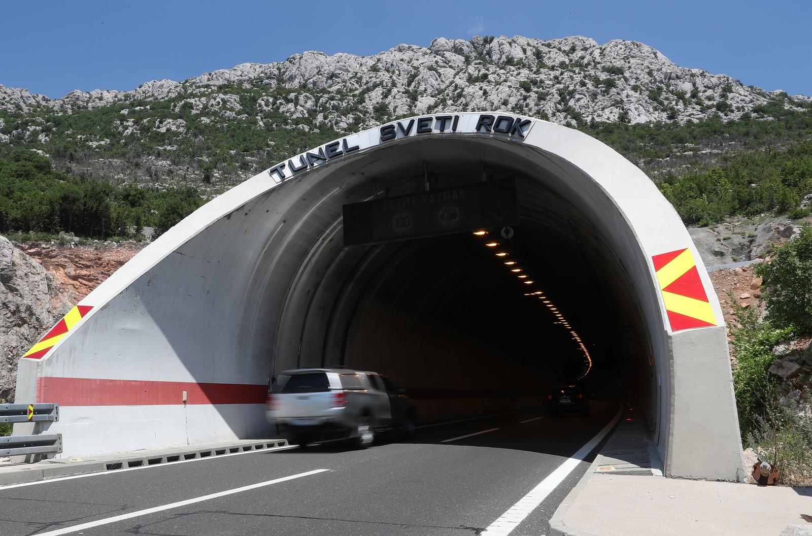 Gospić: Vatrogasci u tunelu Sveti Rok