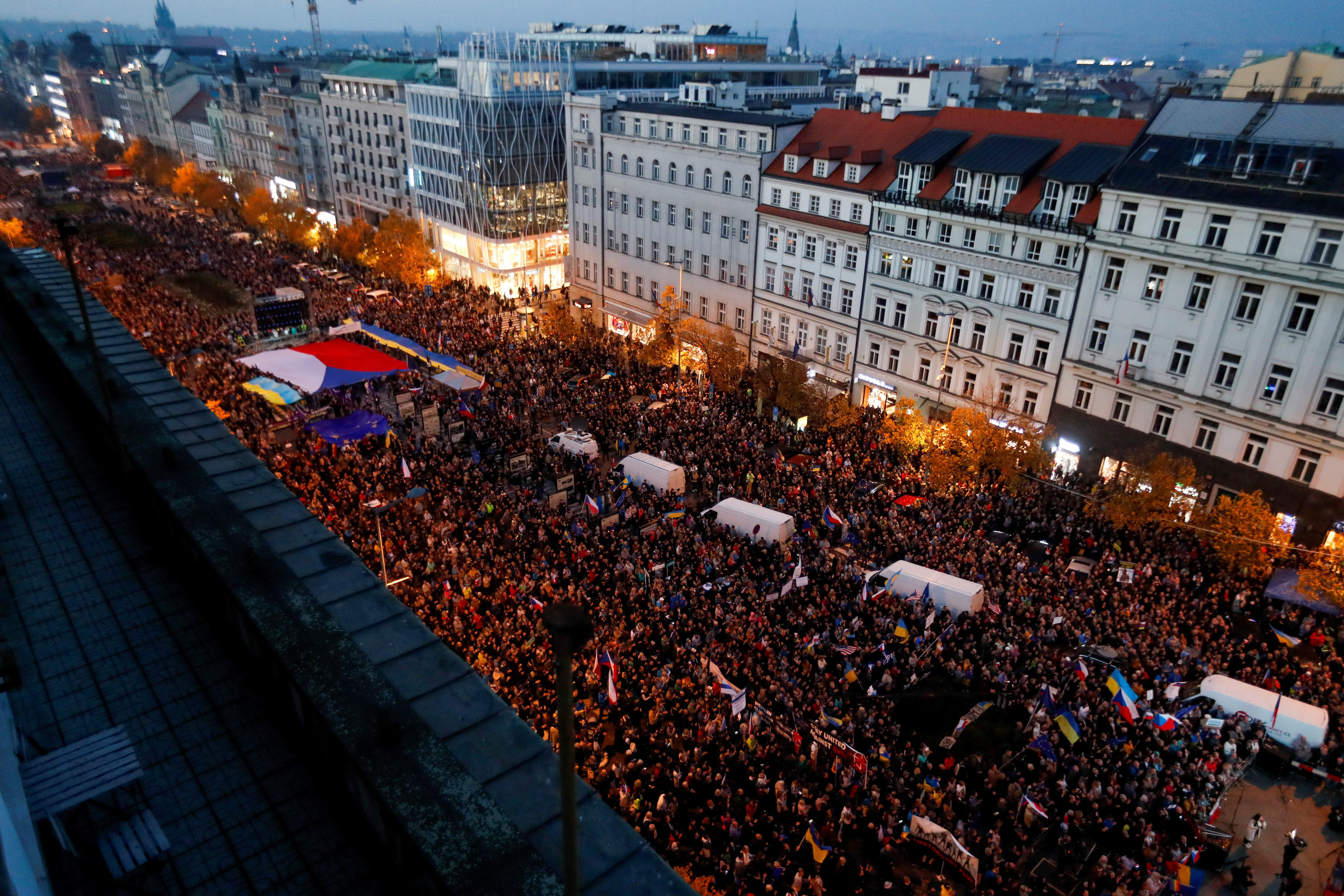 Pro-government and anti-war protest rally in Prague
