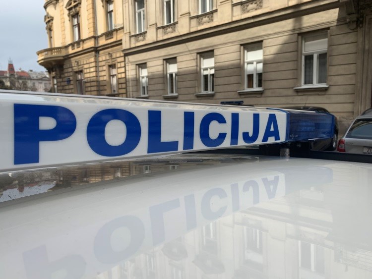 policija, policijski auto