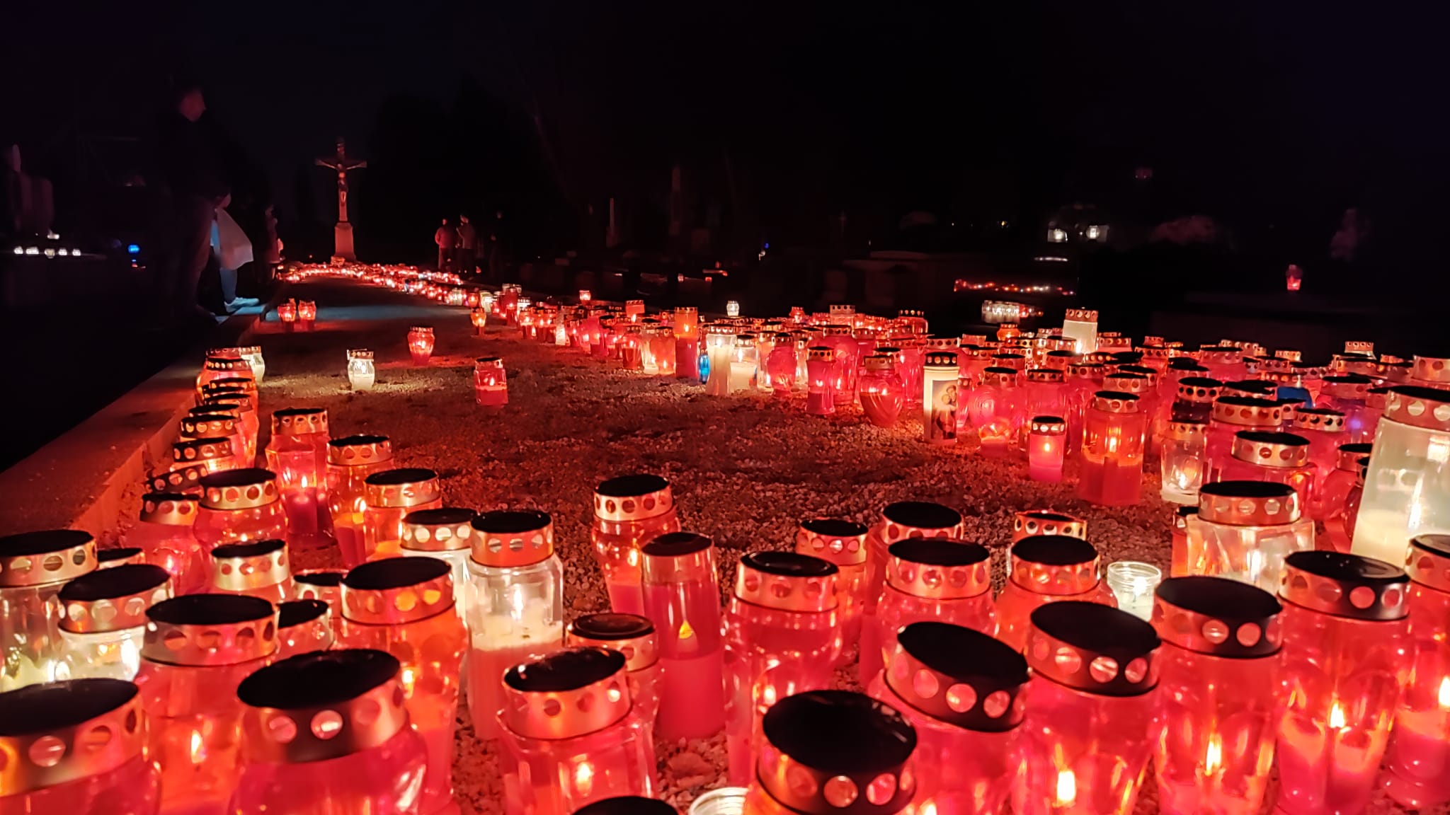 mirogoj, groblje, svijeće, sisvete, dan mrtvih, svi sveti