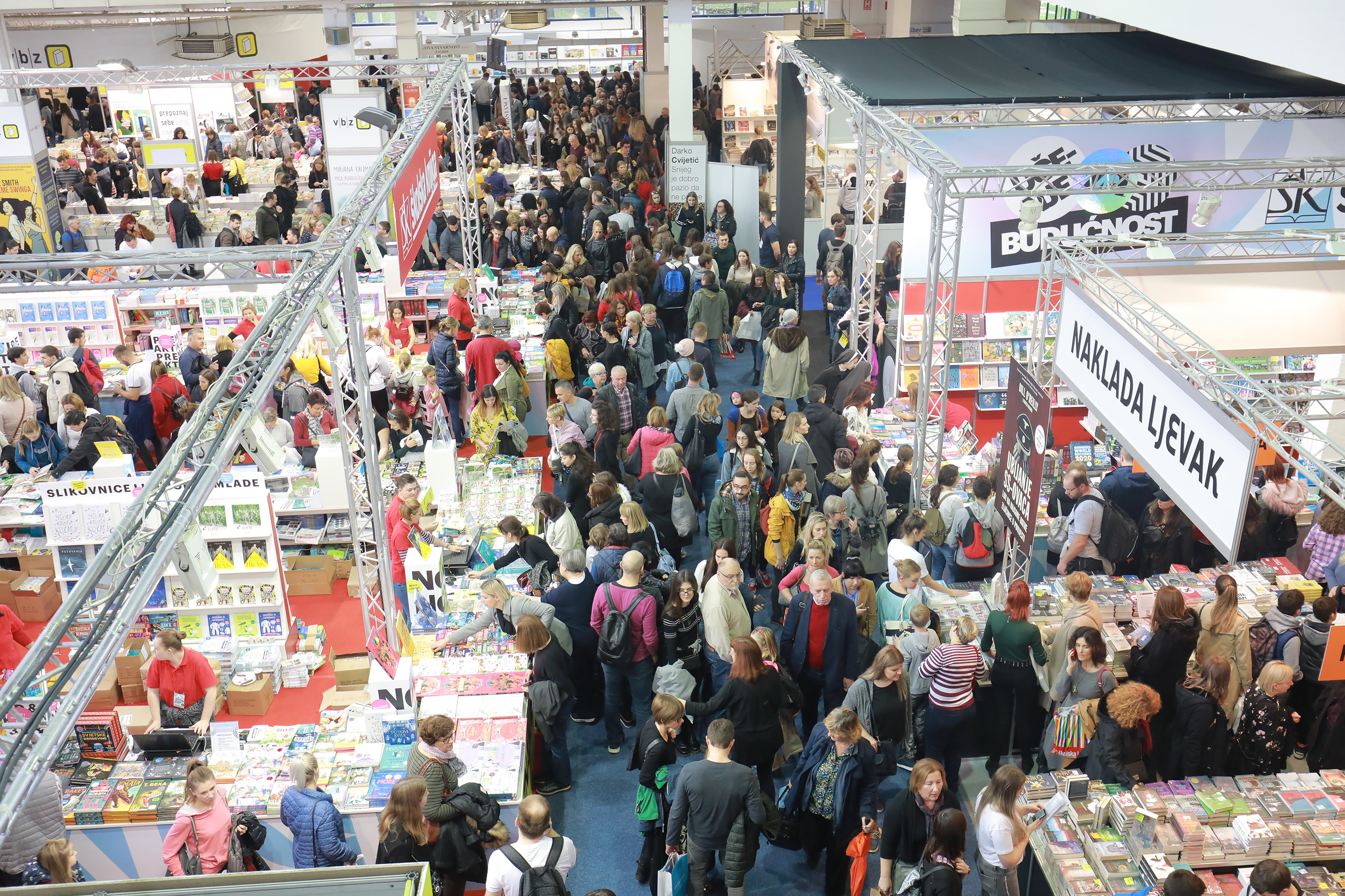 Guzva na Interliberu (1)