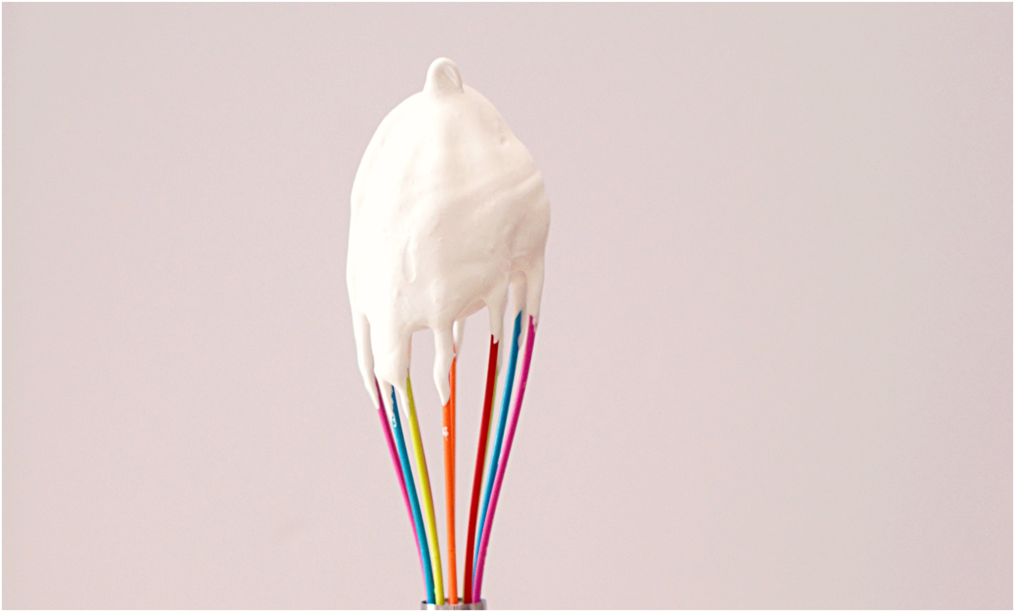 meringa, snijeg od bjelanaka, šlag, pjenača