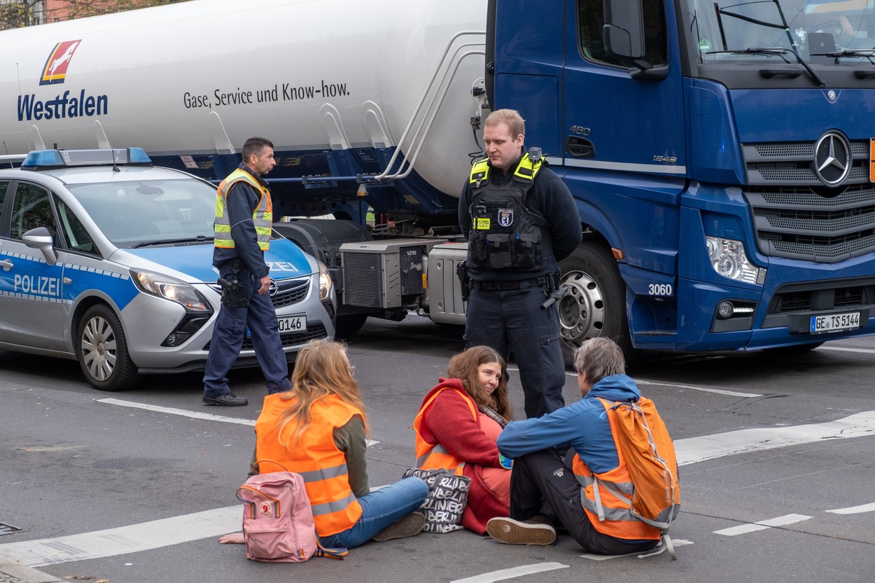 Climate Activists Block Streets in Berlin again, berlin, berlin, germany - 07 Nov 2022