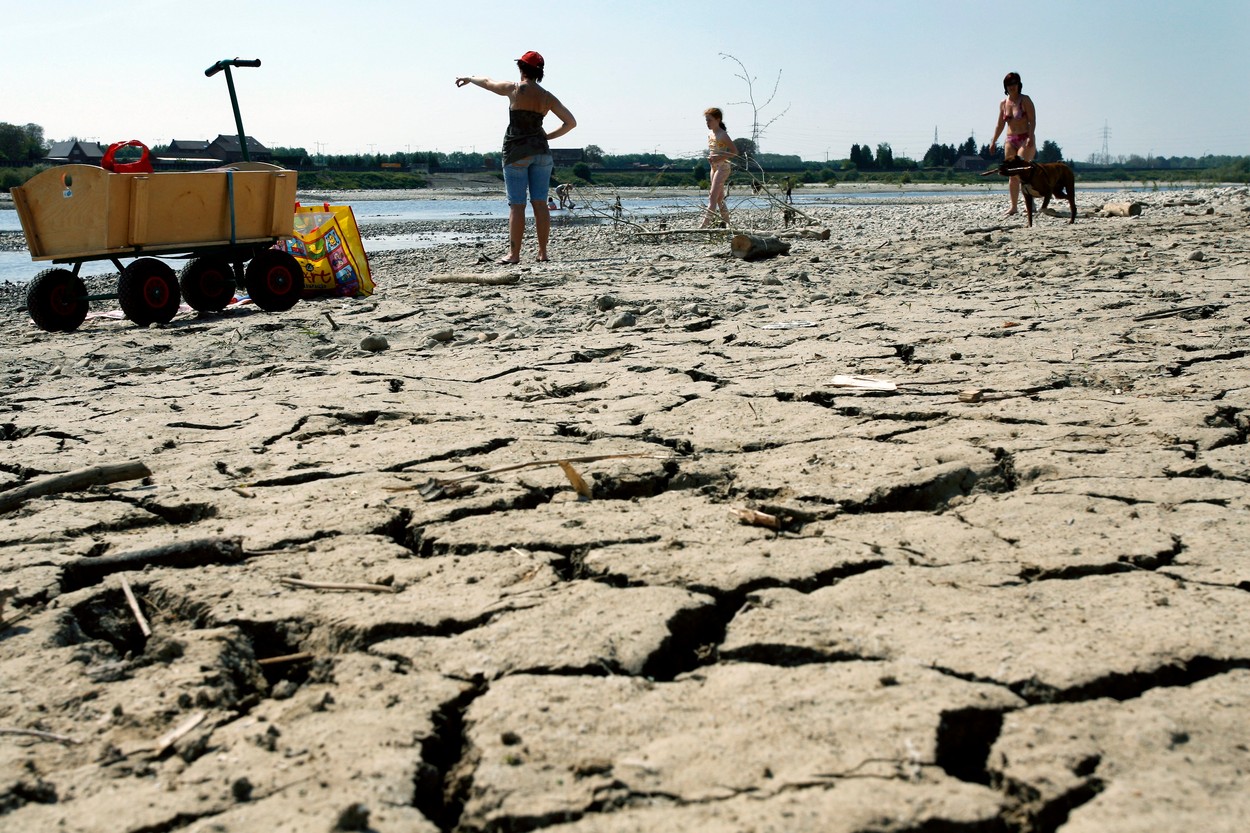 Drought along the Meuse River