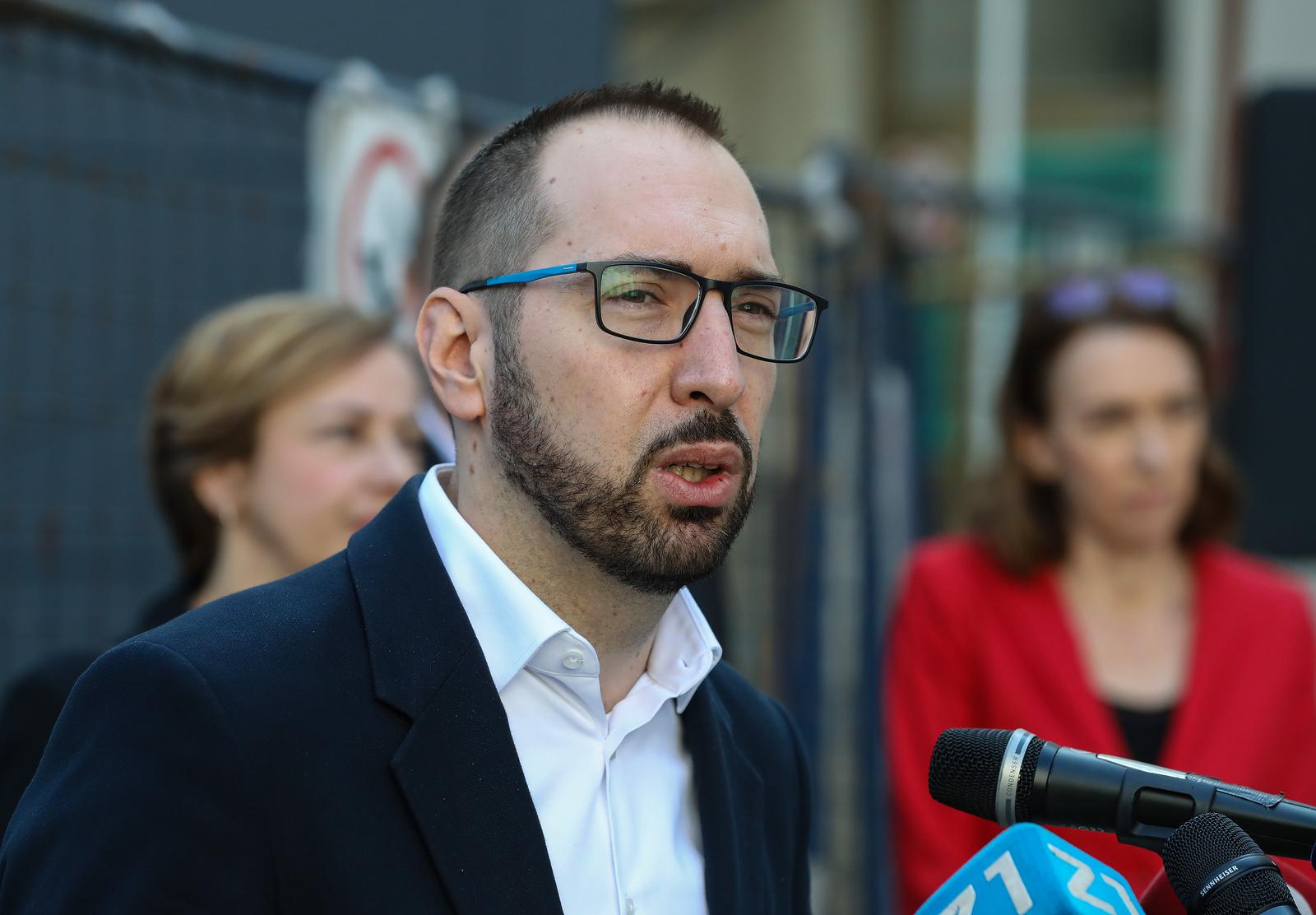 Tomašević obišao gradilište budućeg Zavoda za mikrobiologiju Kliničke bolnice Sveti duh