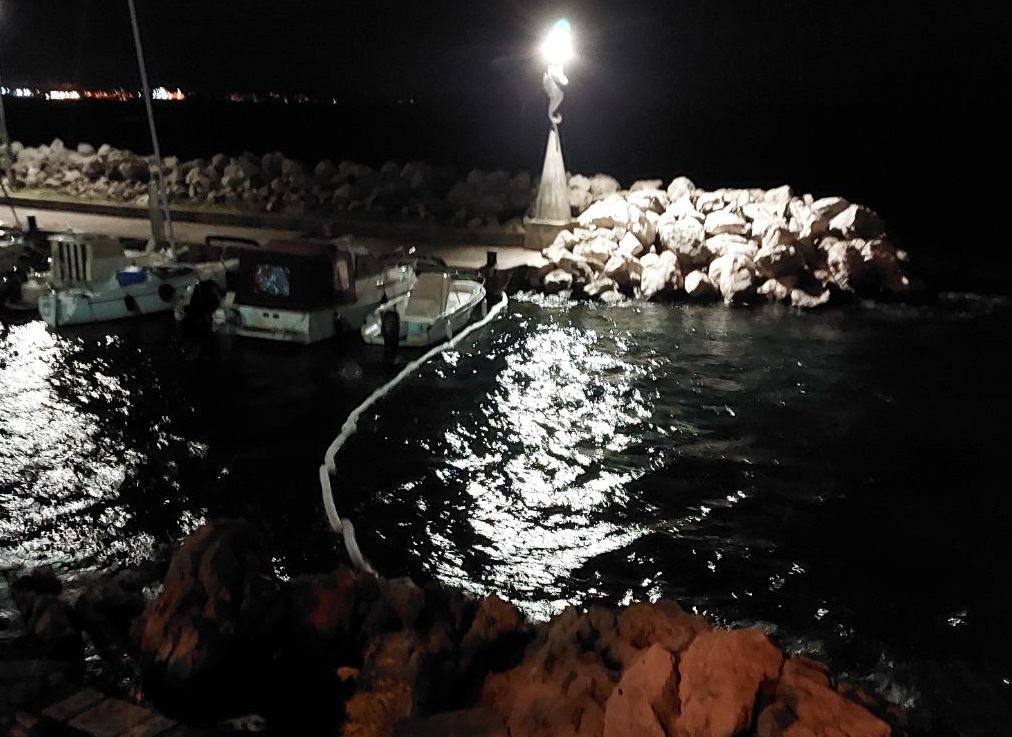 onečišćenje mora, izlijevanje lož ulja, Urinj