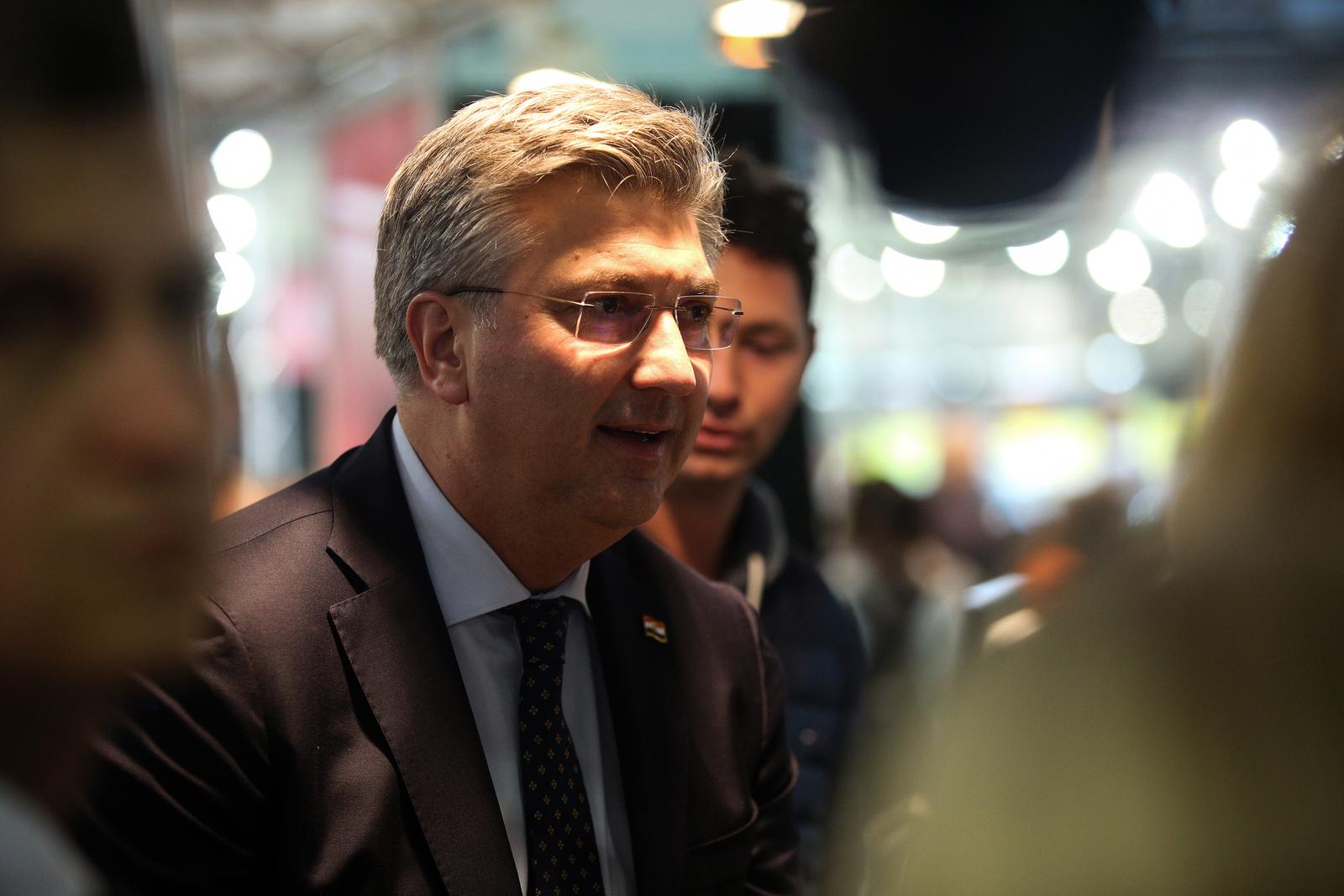 Zagreb: Andrej Plenković s djecom posjetio sajam knjiga Interliber