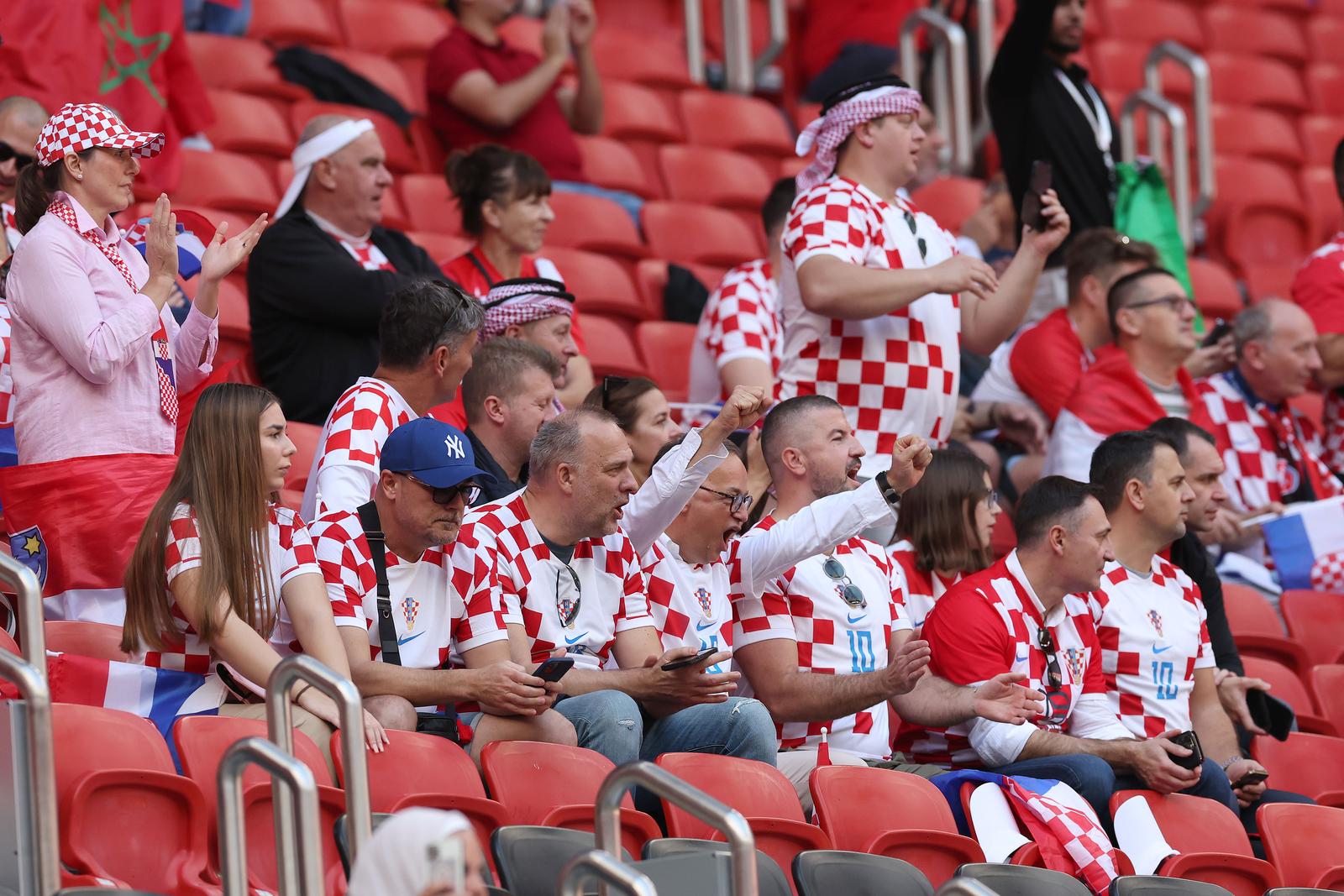 KATAR 2022 - Atmosfera na stadionu Al Bayt uoči susreta Maroka i Hrvatske